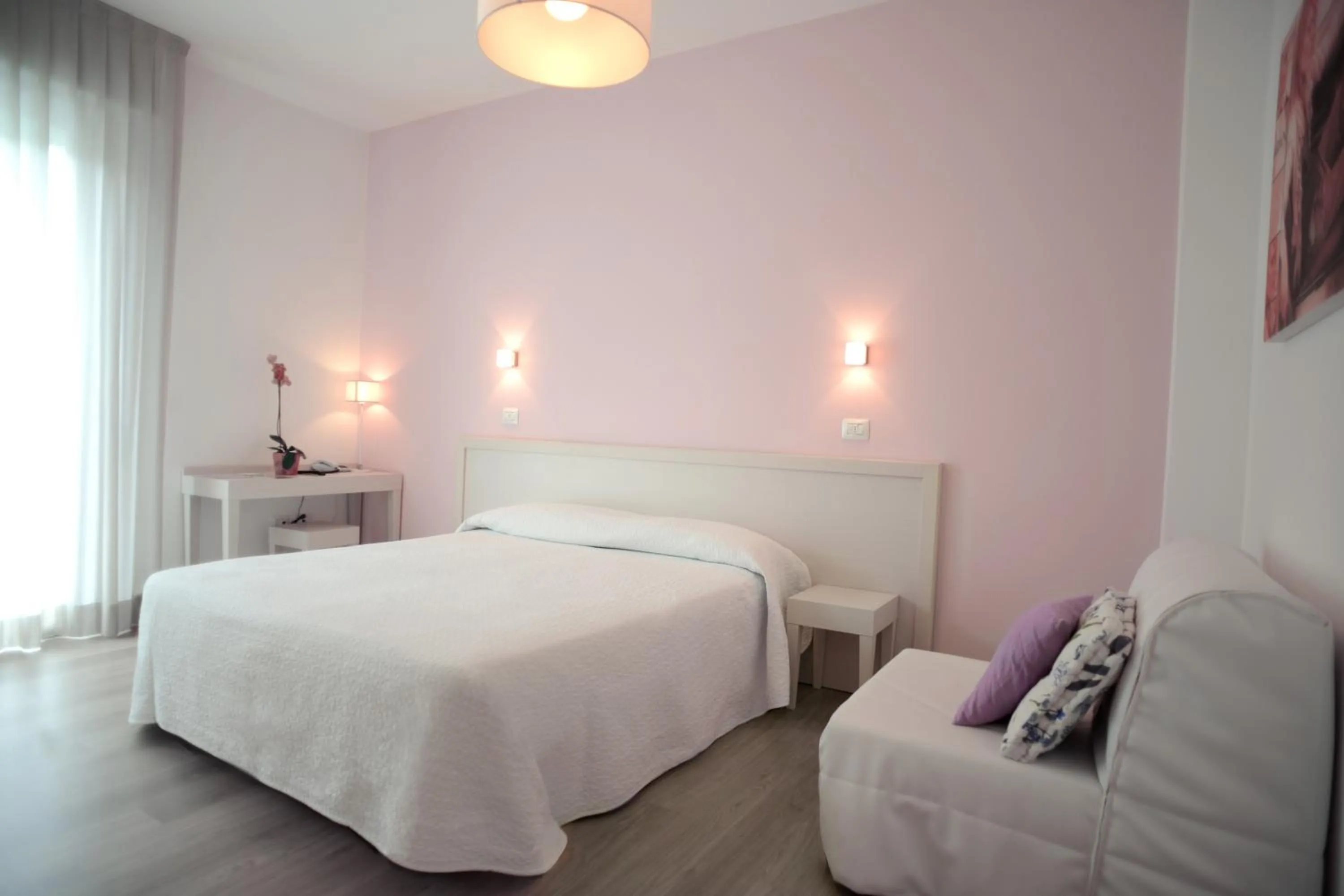 Photo of the whole room, Bed in Maree Hotel