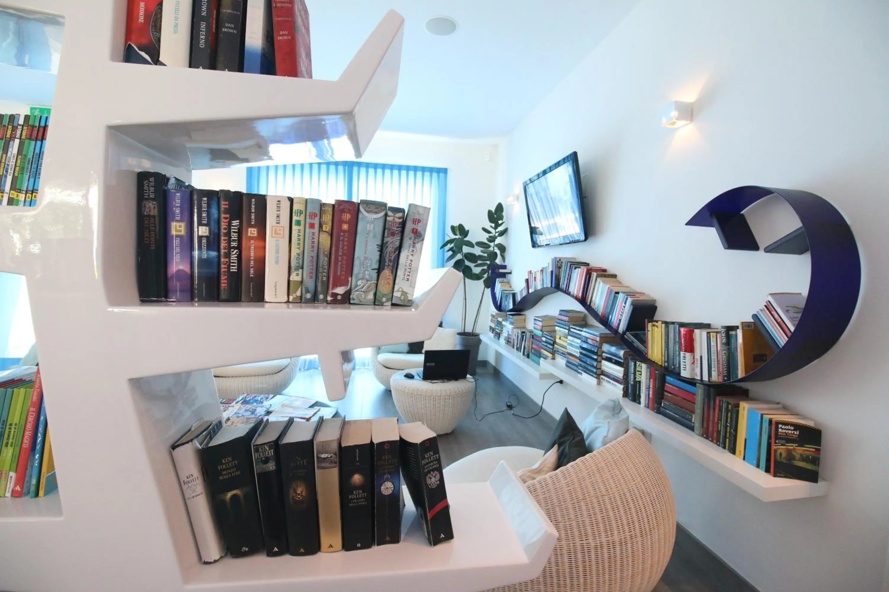 Library in Maree Hotel