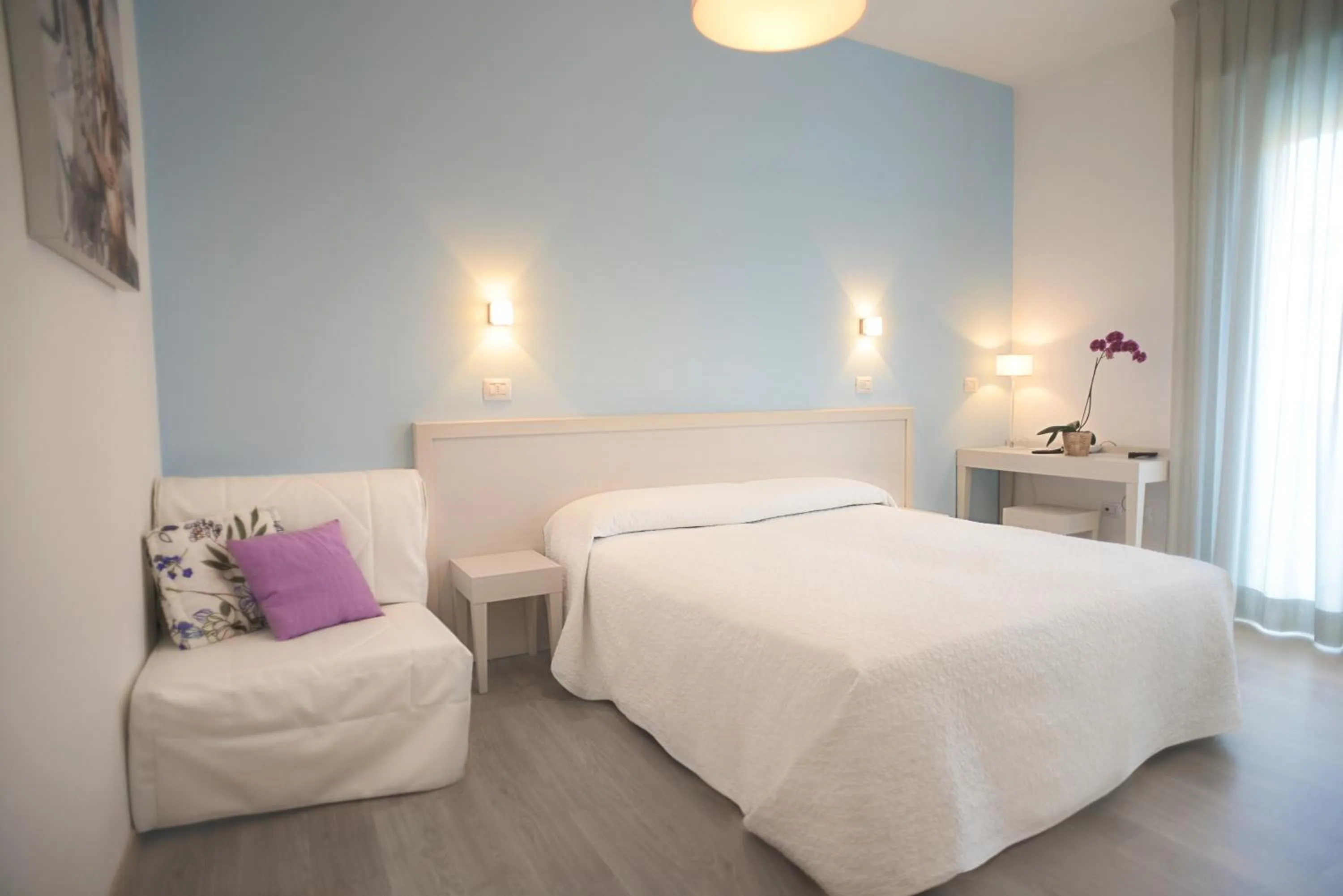 Photo of the whole room, Bed in Maree Hotel