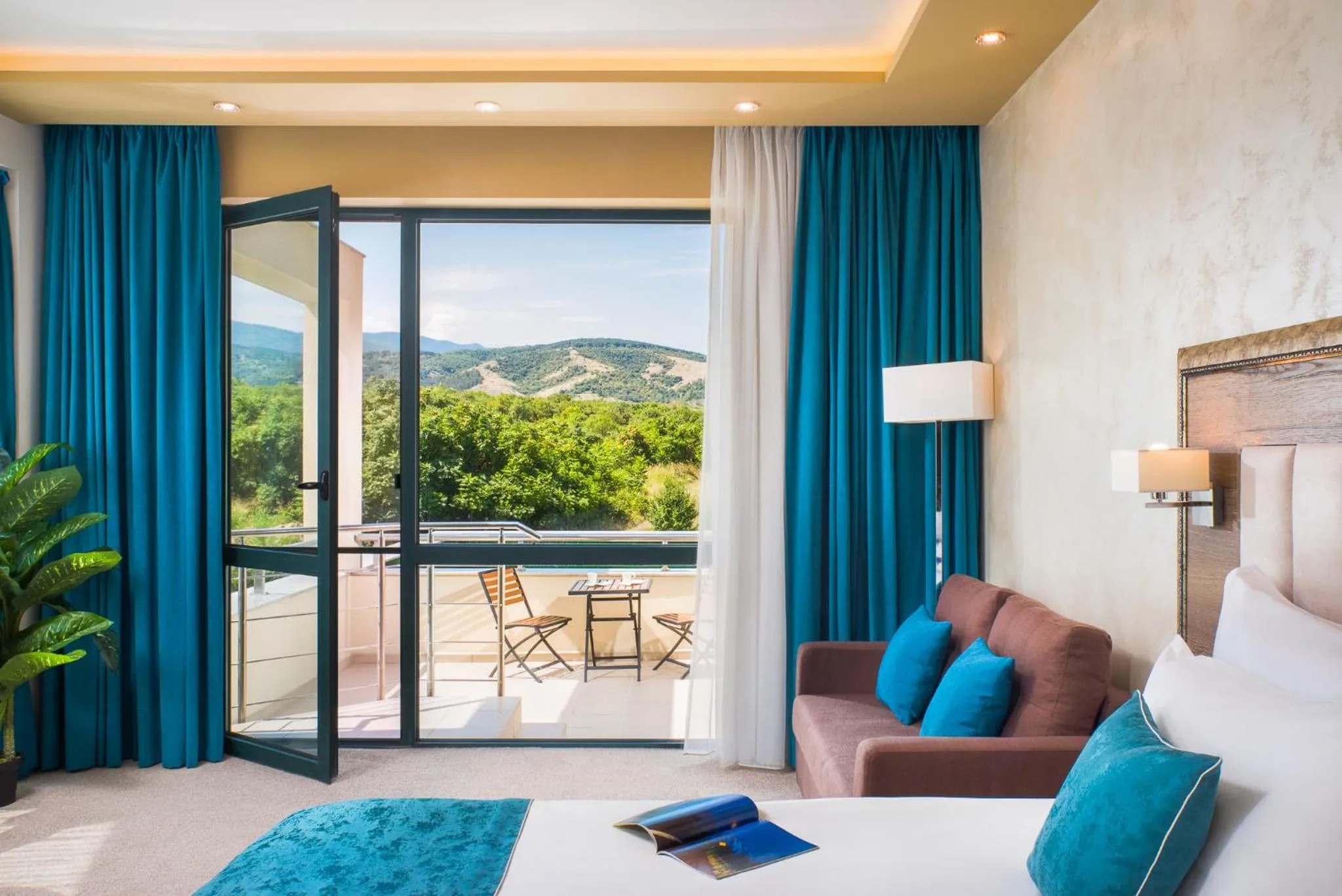 Coffee/tea facilities, Bed in Park & Spa Hotel Markovo