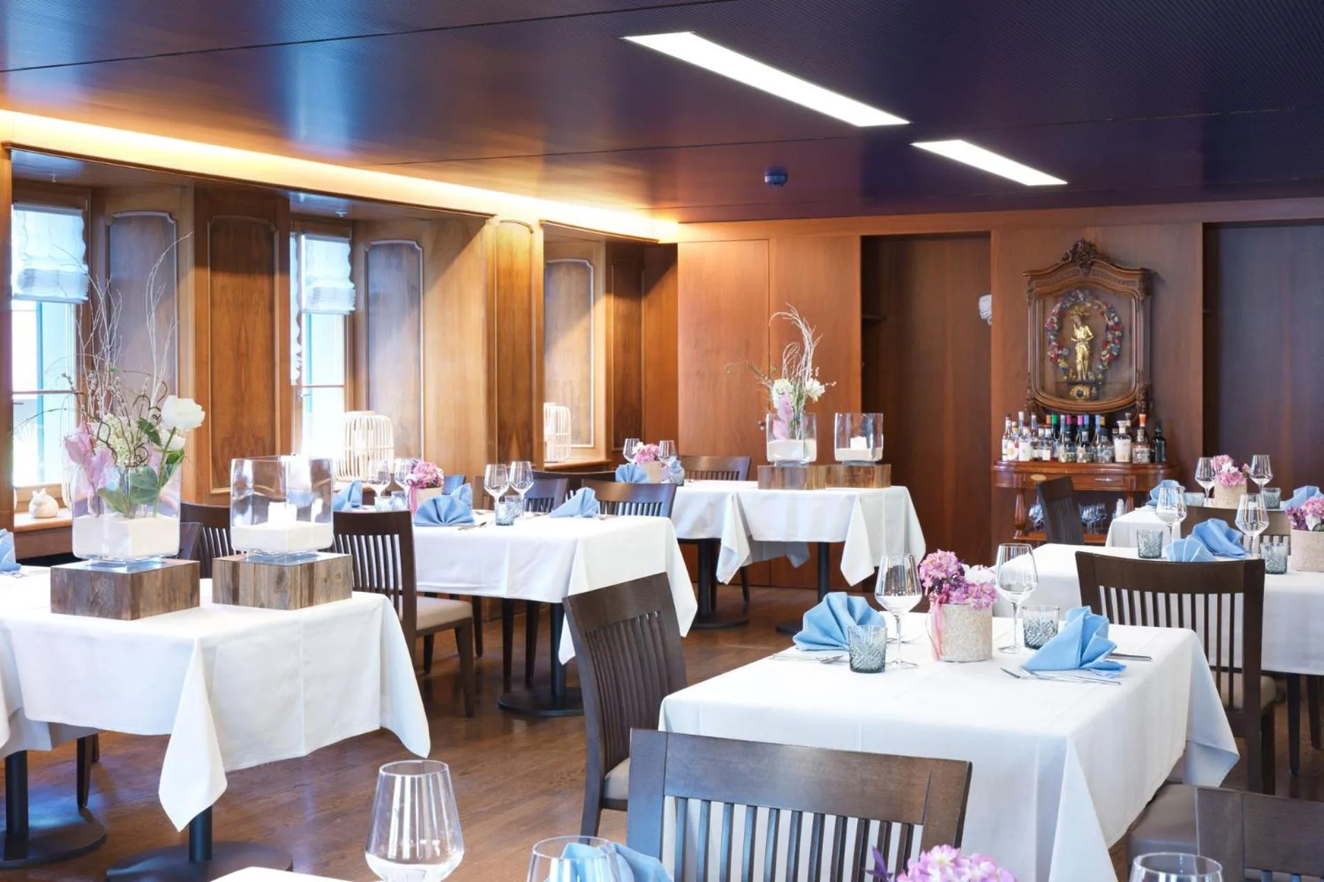 Restaurant/places to eat in Hotel Engel