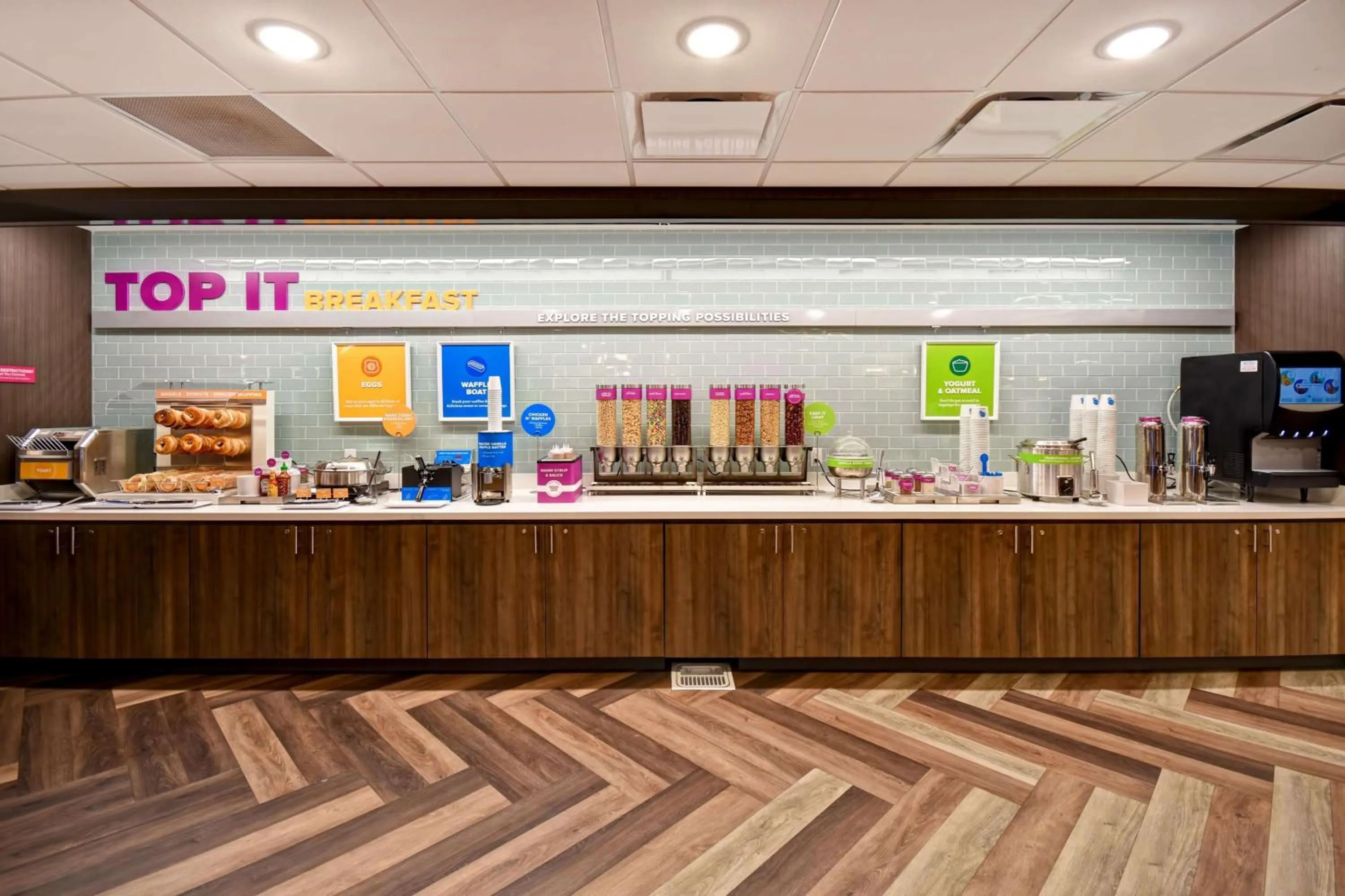 Food and drinks in Tru By Hilton Salt Lake City Airport