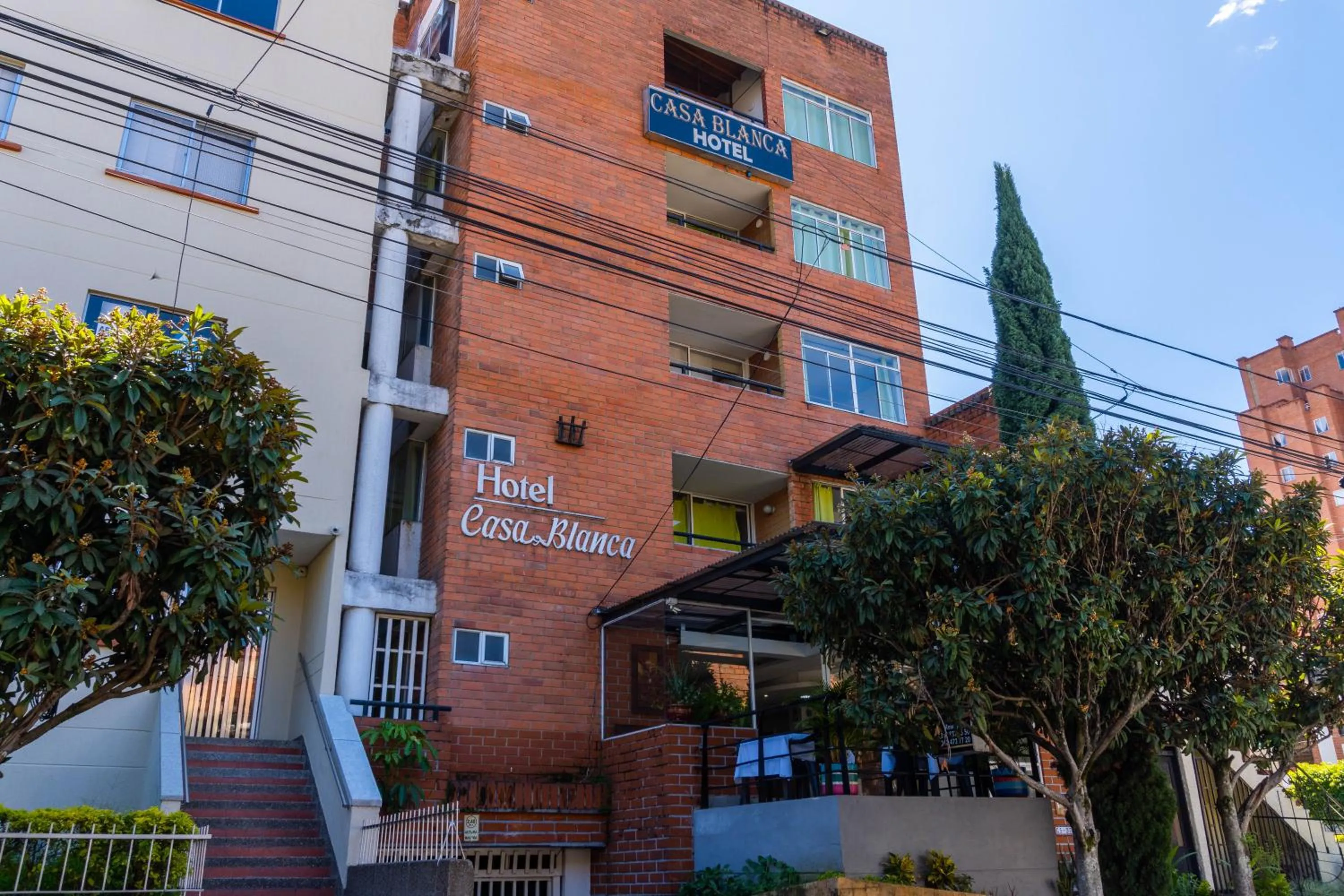 Property building in Hotel Casa Blanca Laureles