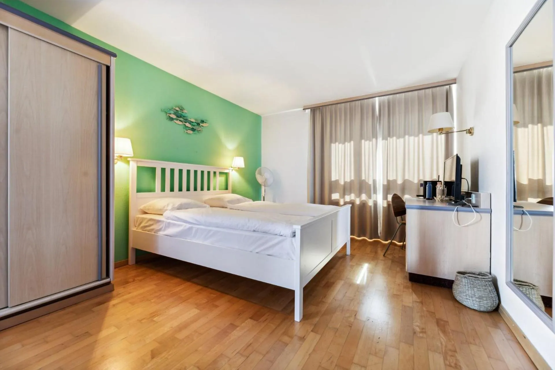 Bed in becozy du Lac Self-Check In Hotel Riviera Edition