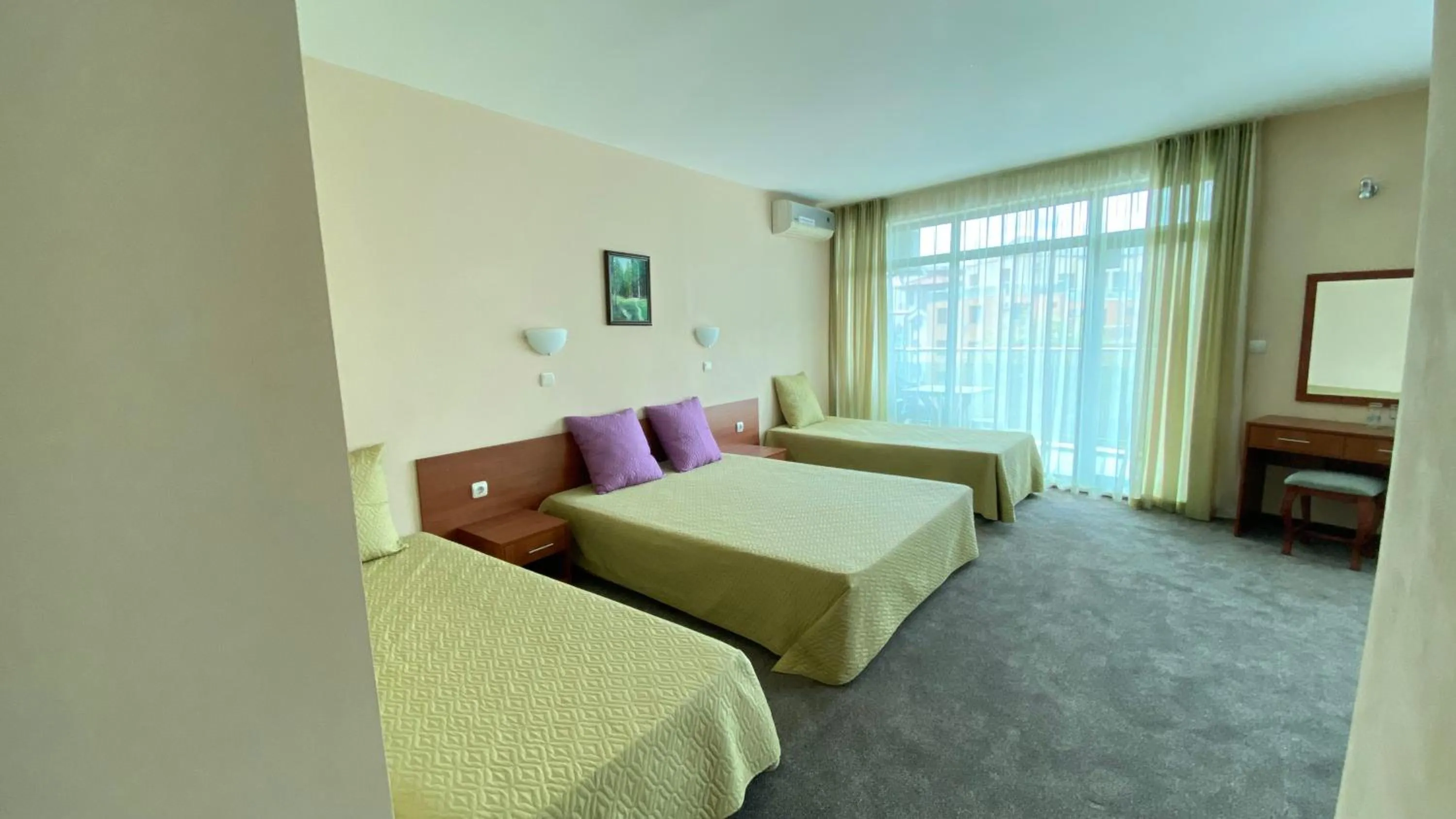 Photo of the whole room, Bed in Hotel L&B- Free parking