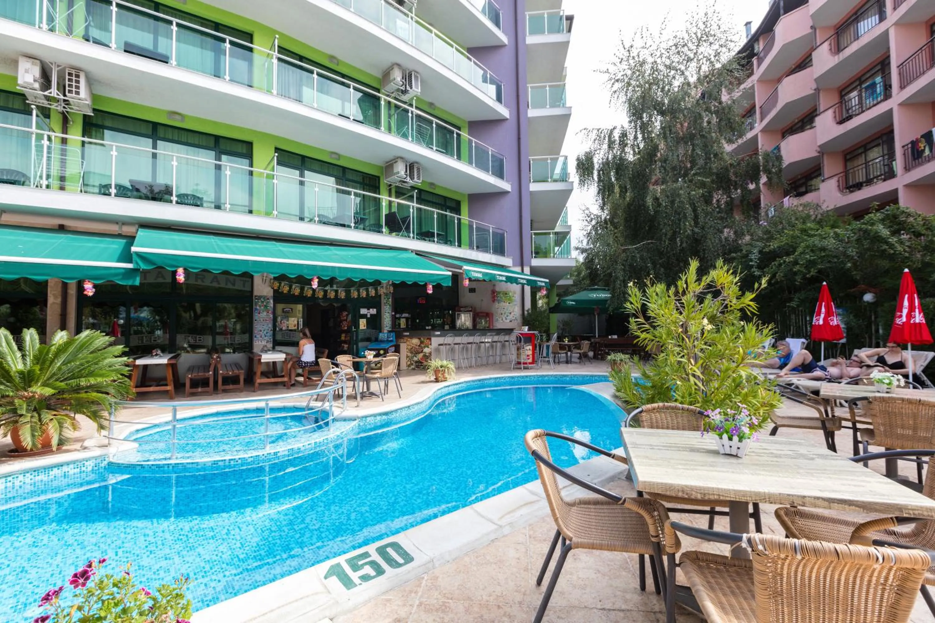 Swimming pool in Hotel L&B- Free parking