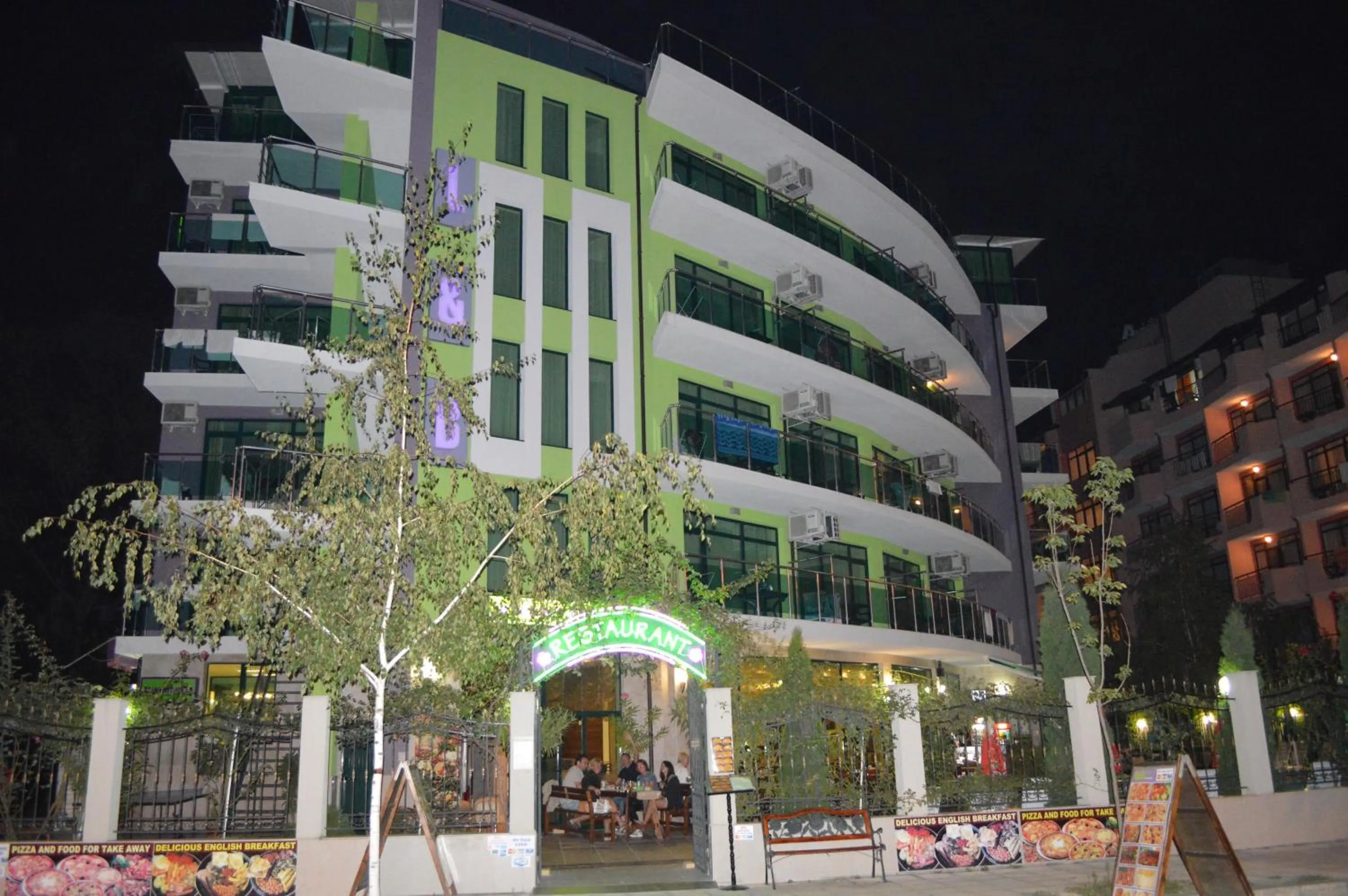 Facade/entrance in Hotel L&B- Free parking