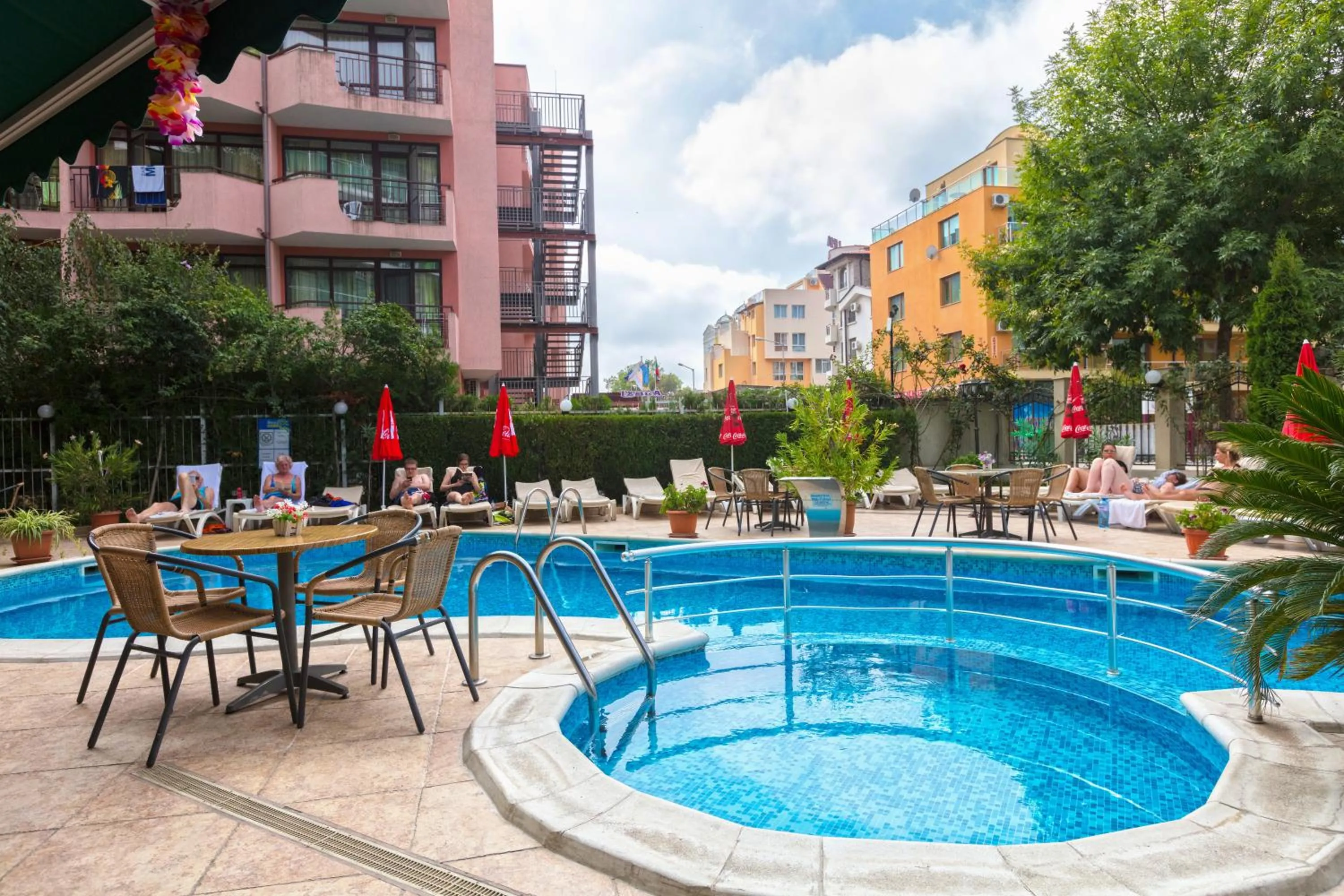 Swimming pool in Hotel L&B- Free parking