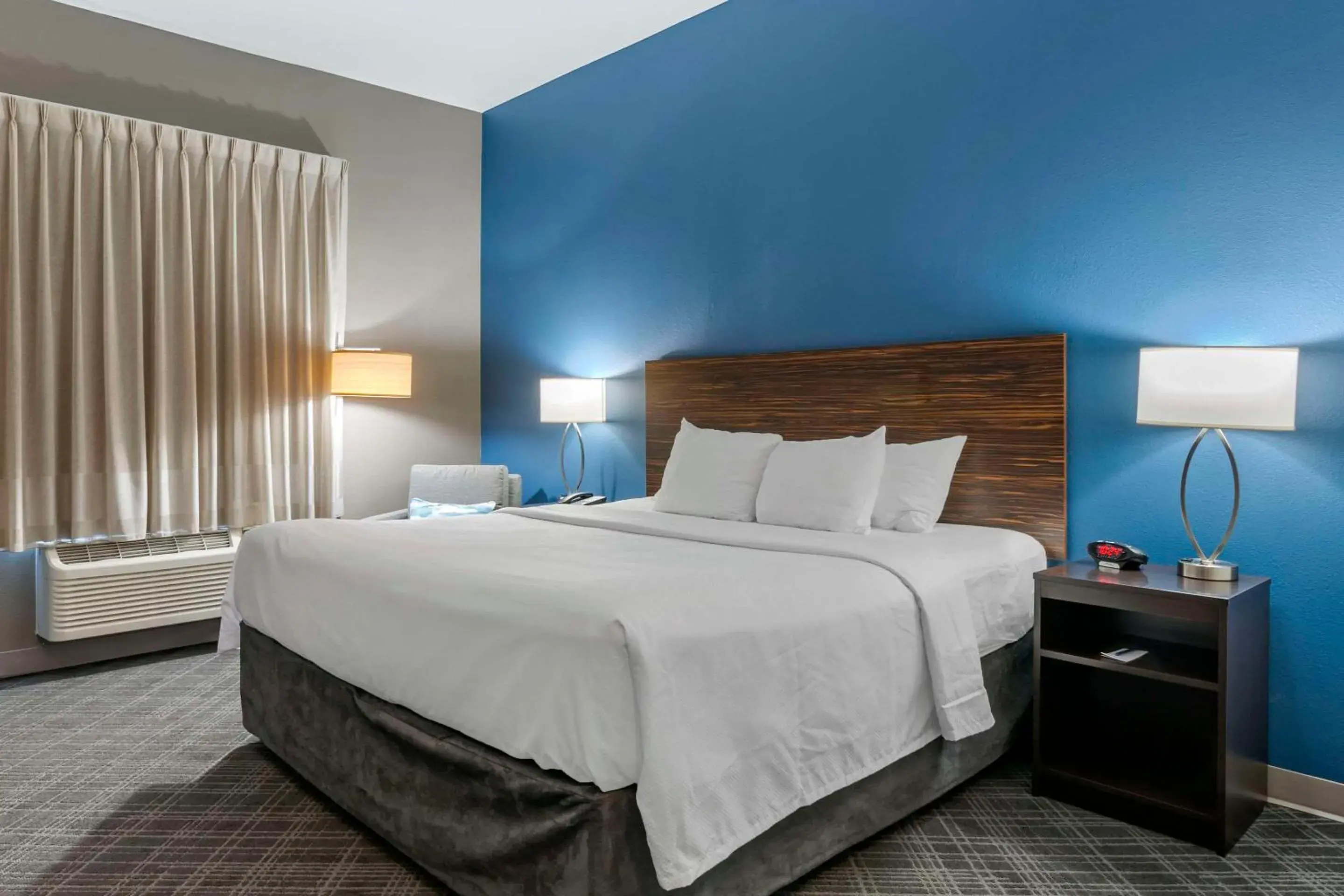 King Room - Hearing and Visual Accessible/Non-Smoking in Comfort Inn St Louis Airport King Room - Hearing and Visual Accessible/Non-Smoking in Comfort Inn St Louis Airport