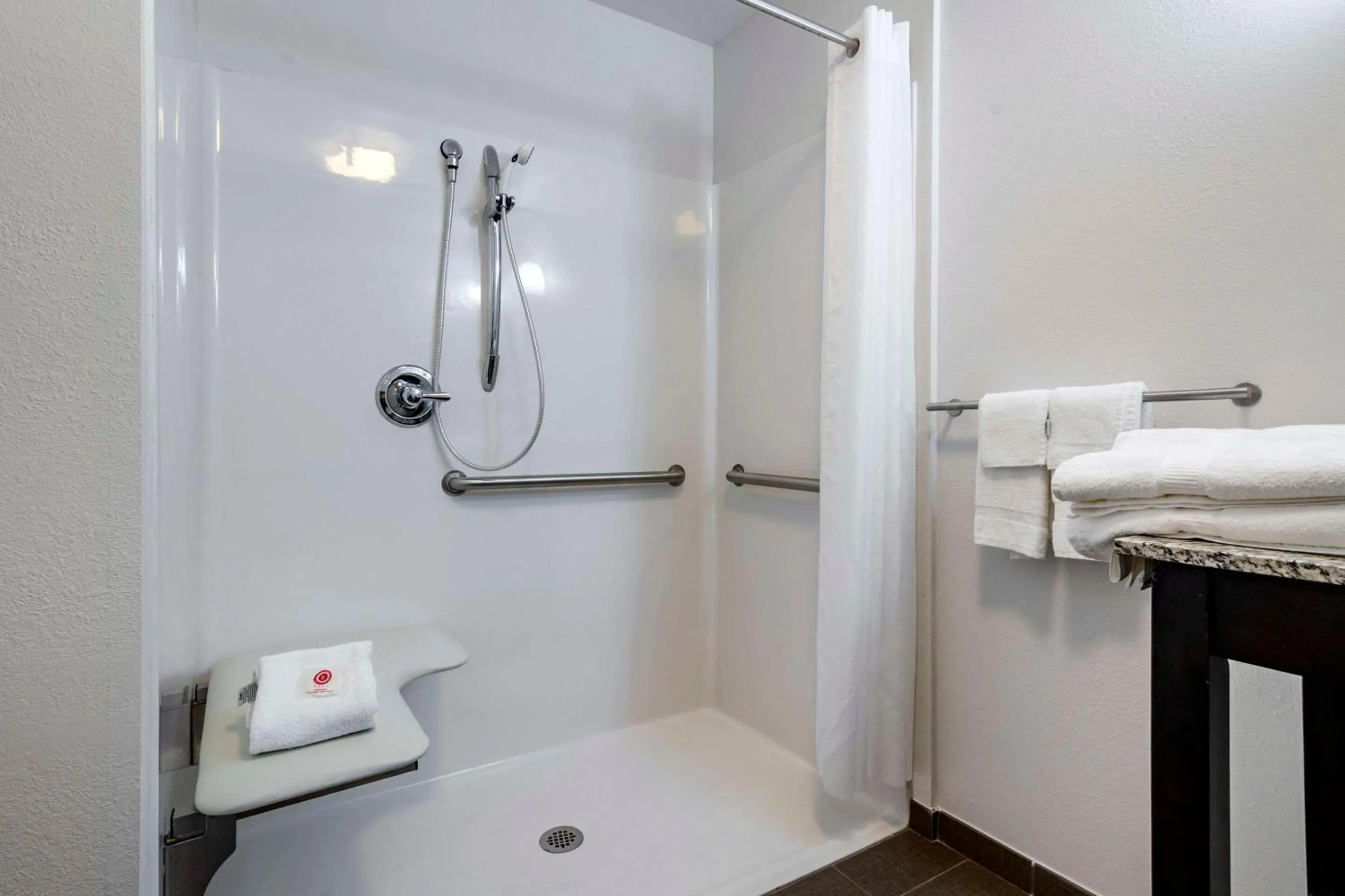 Bedroom in Comfort Inn St Louis Airport