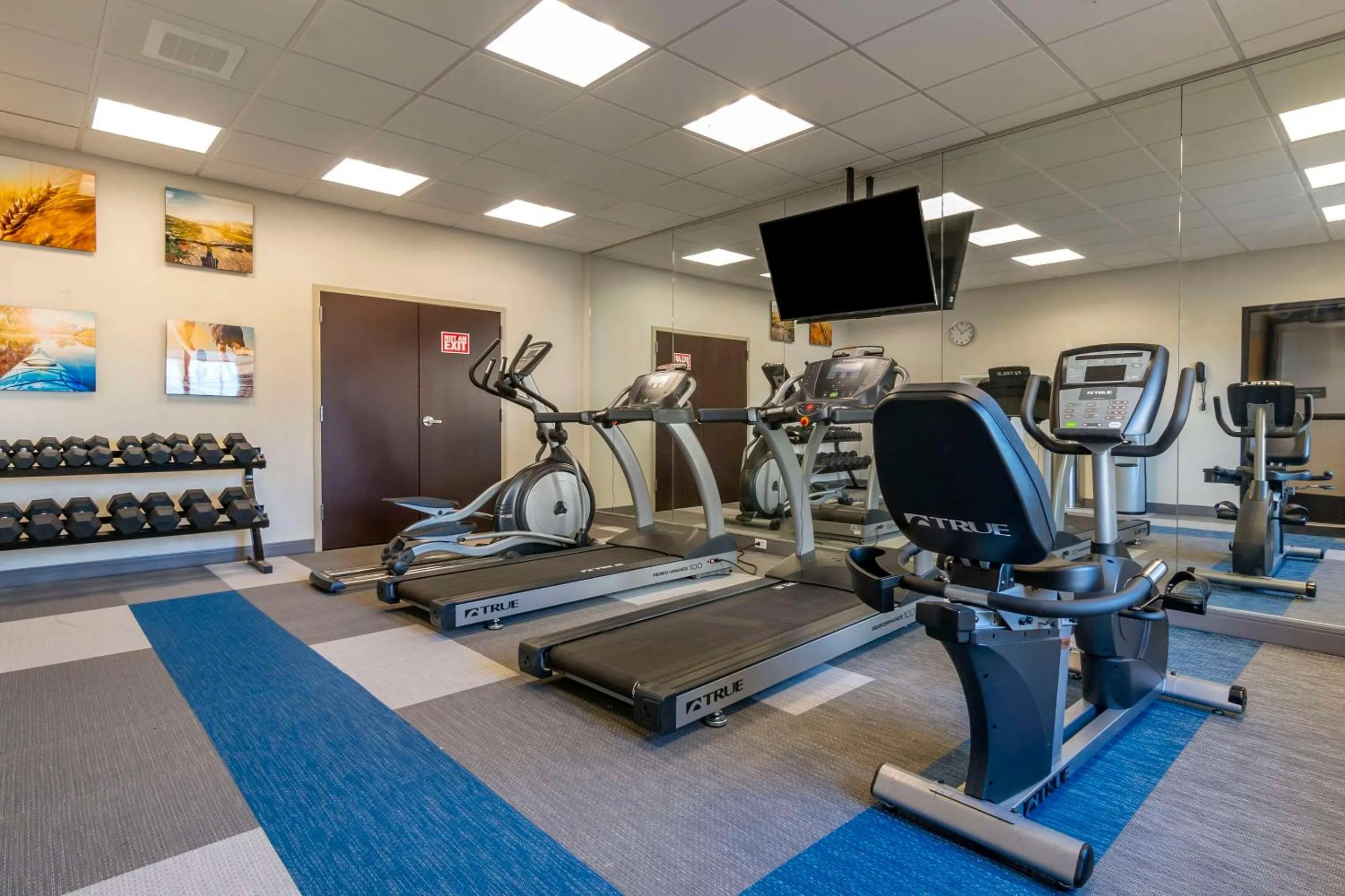 Fitness centre/facilities in Comfort Inn St Louis Airport