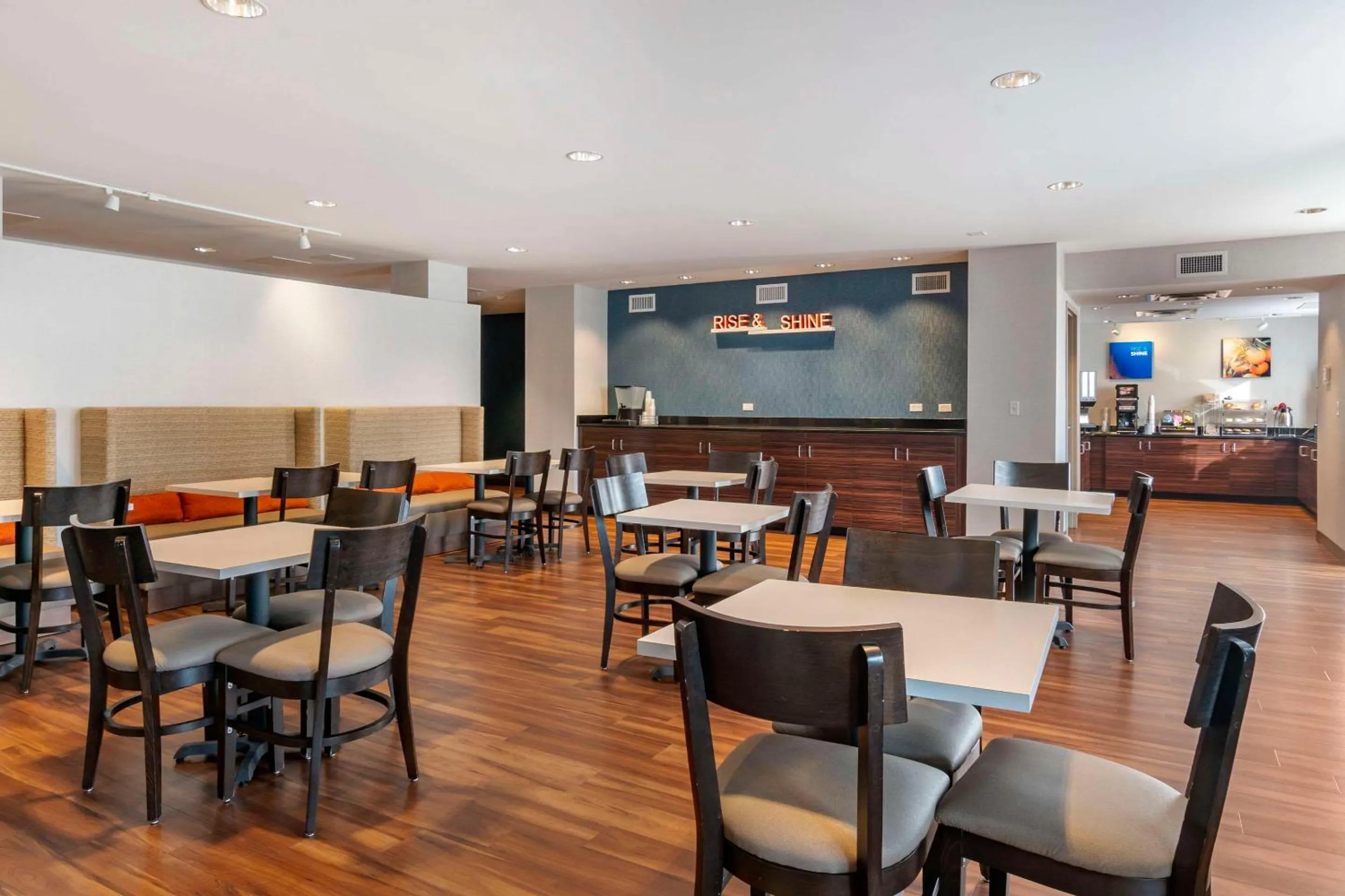 Breakfast in Comfort Inn St Louis Airport