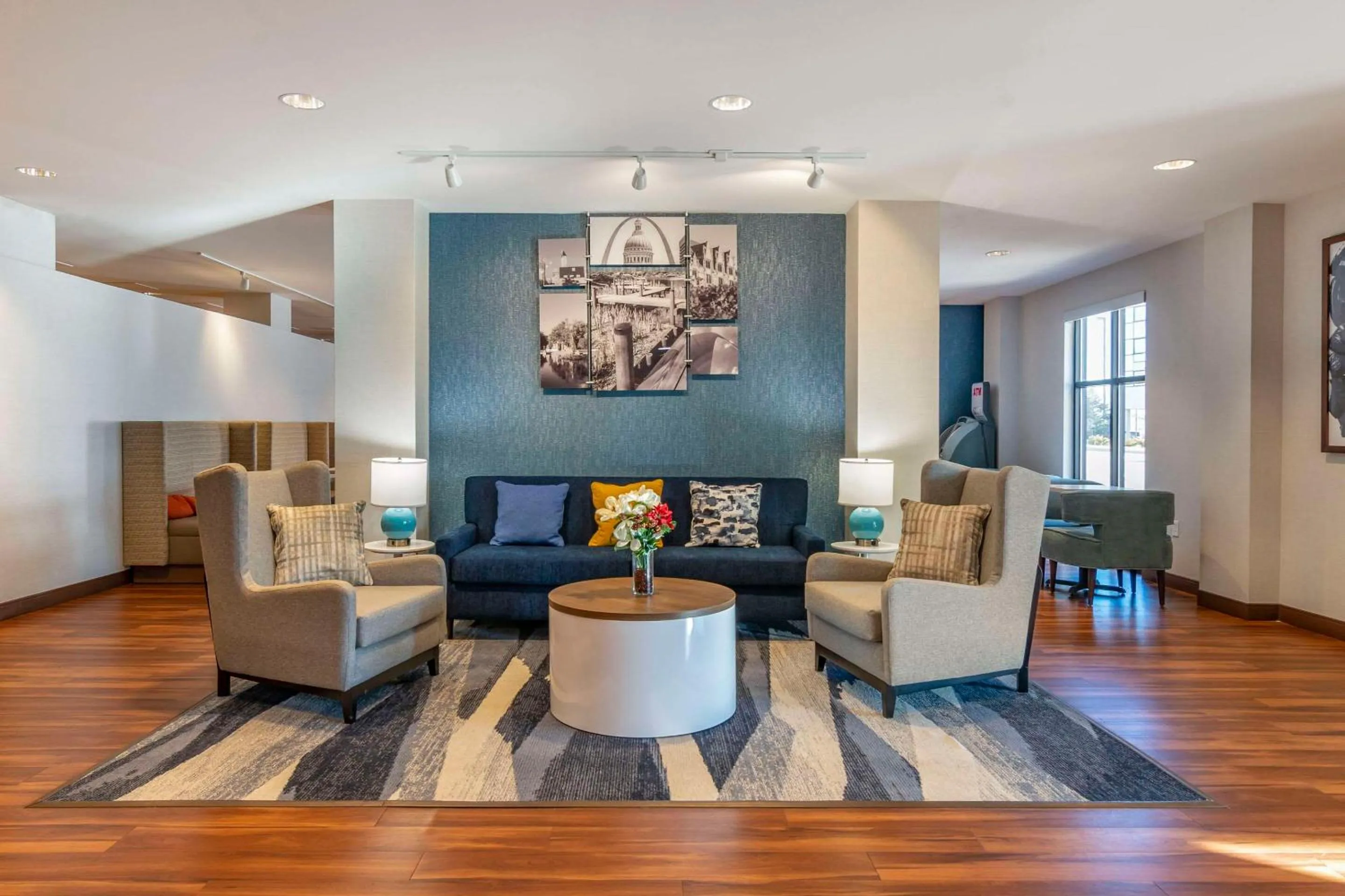 Lobby or reception in Comfort Inn St Louis Airport