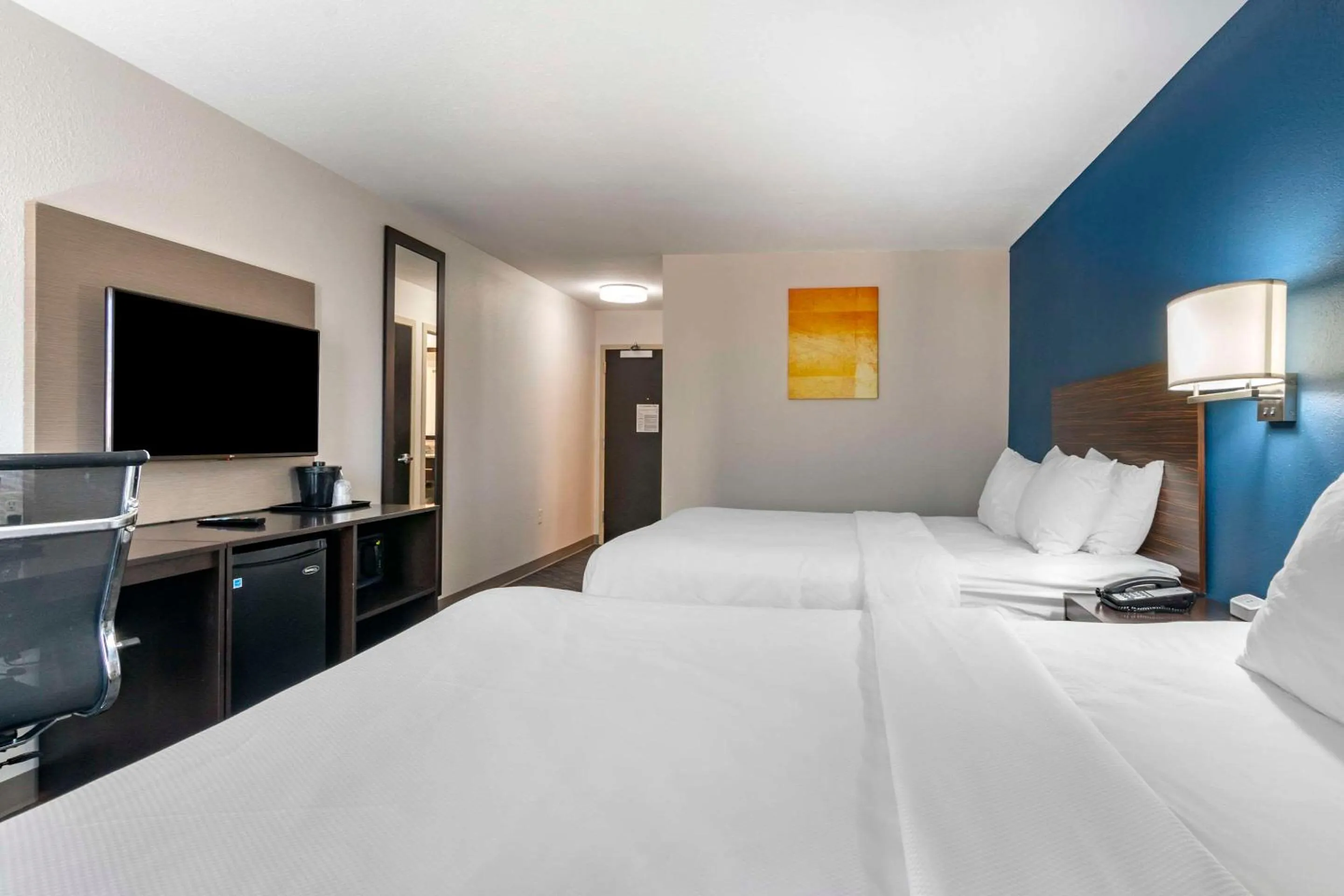 Bed in Comfort Inn St Louis Airport