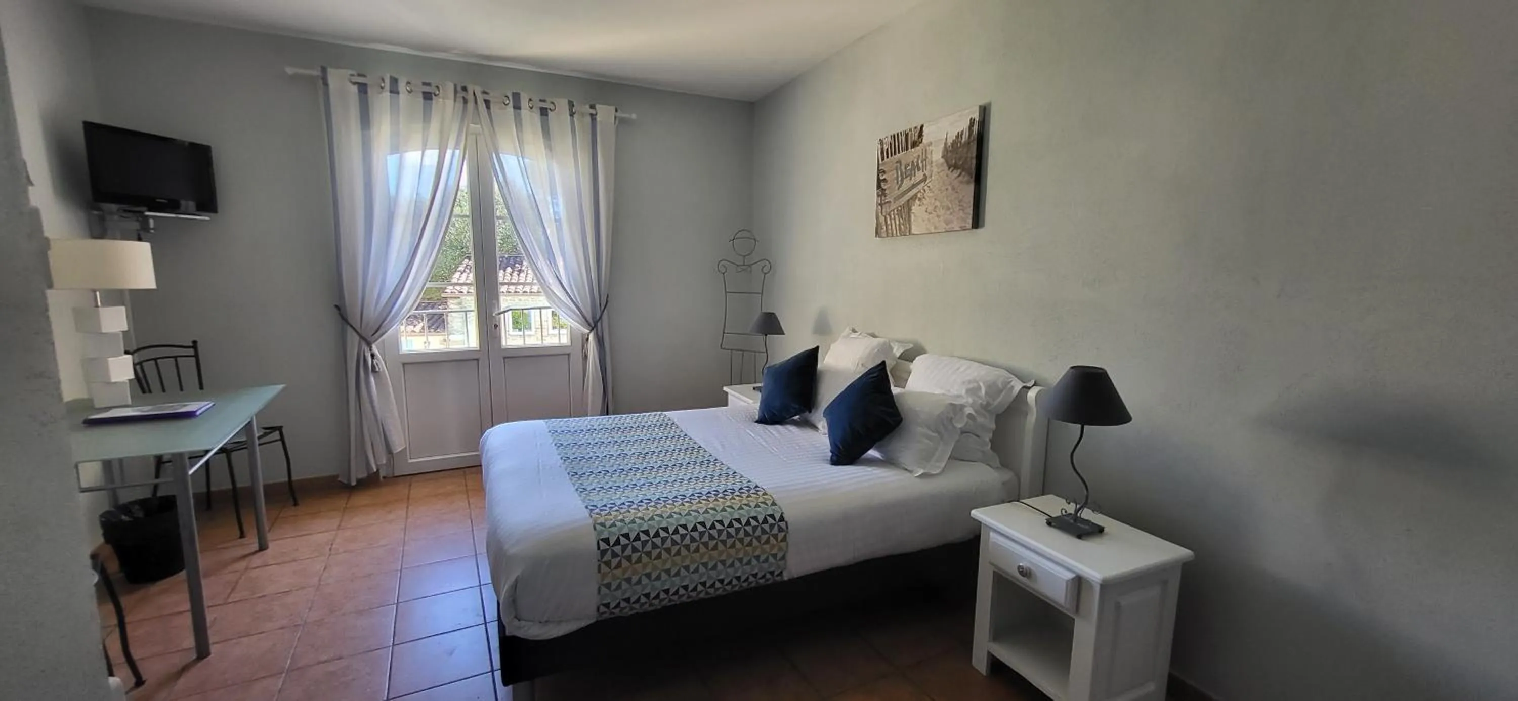 Bed in Logis Hôtel La Bastide Saint Bach