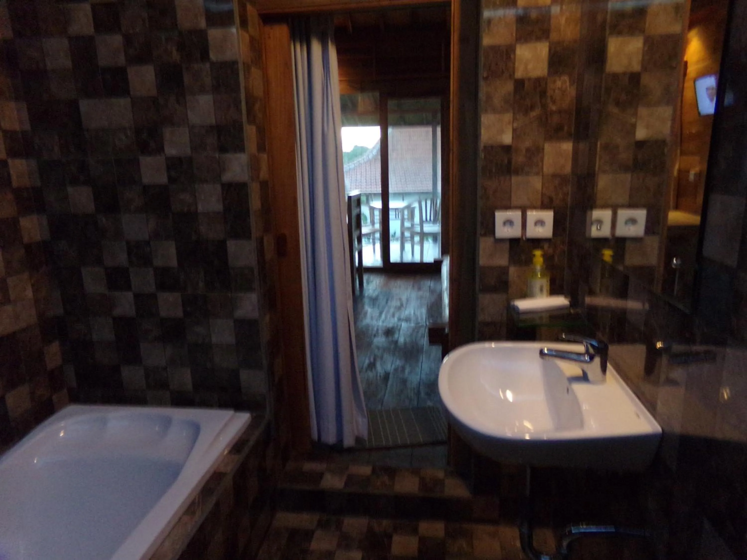 Bathroom in Green Bowl Beach Villas