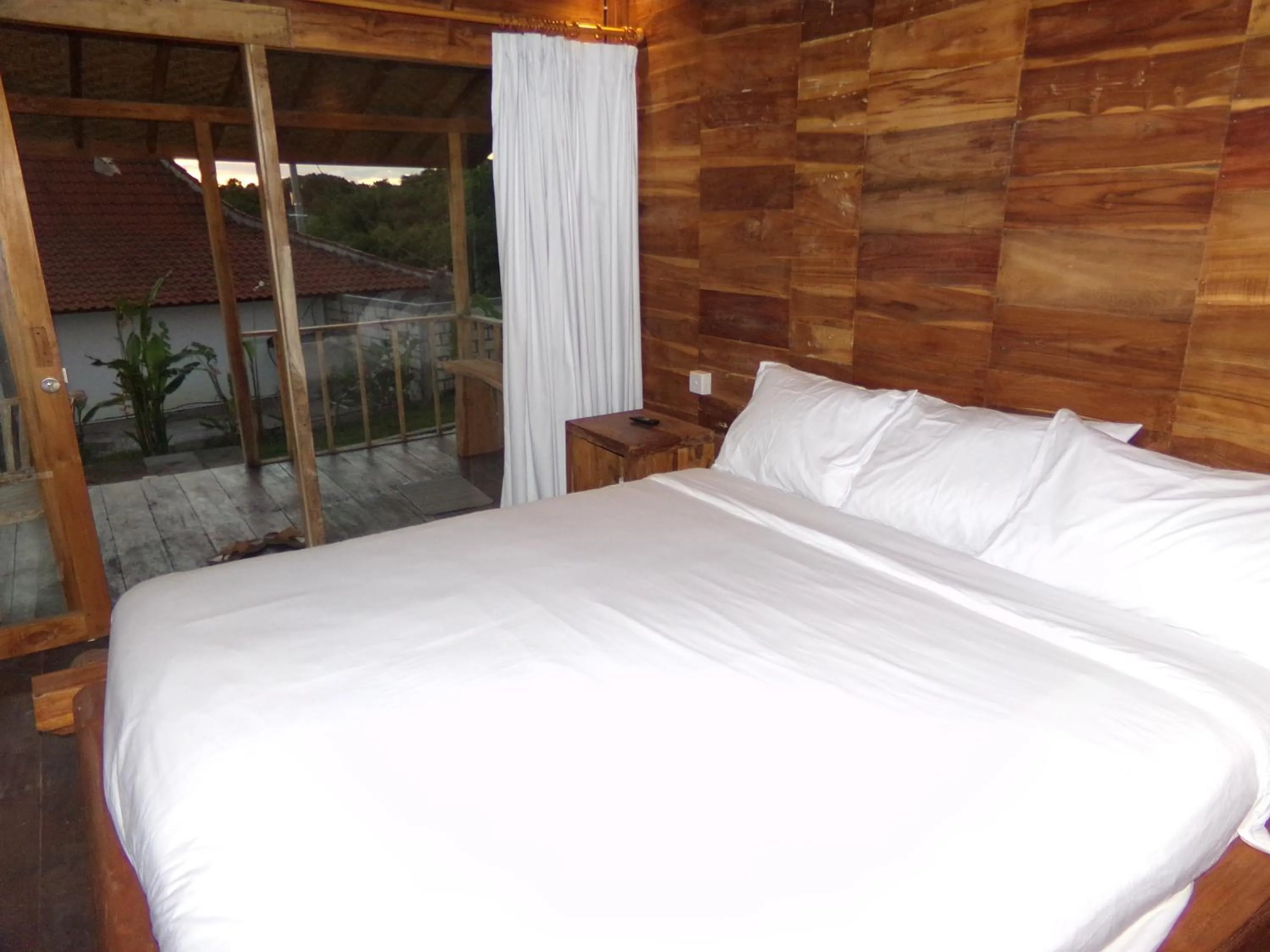 Bedroom, Bed in Green Bowl Beach Villas