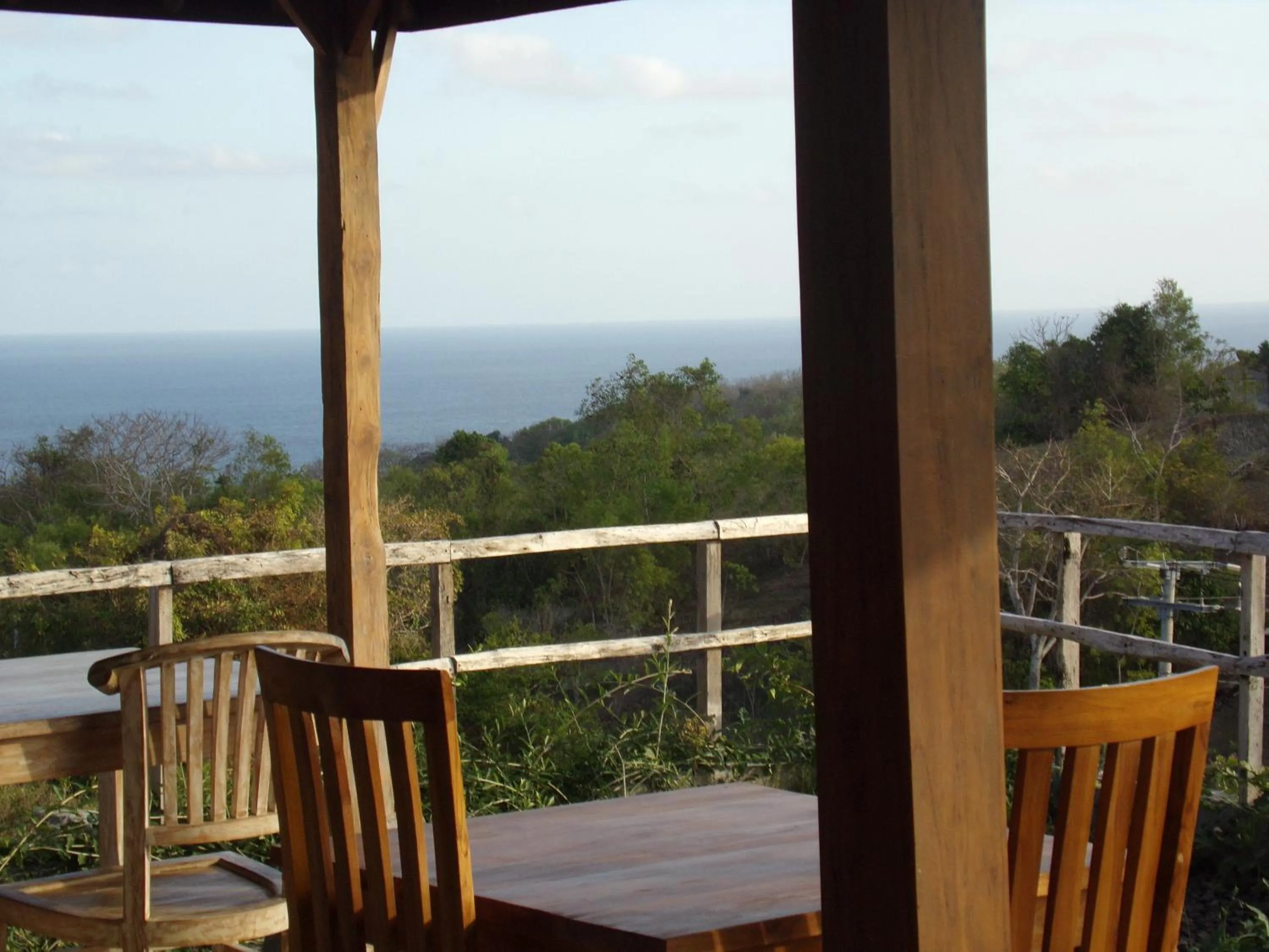 Communal lounge/ TV room in Green Bowl Beach Villas