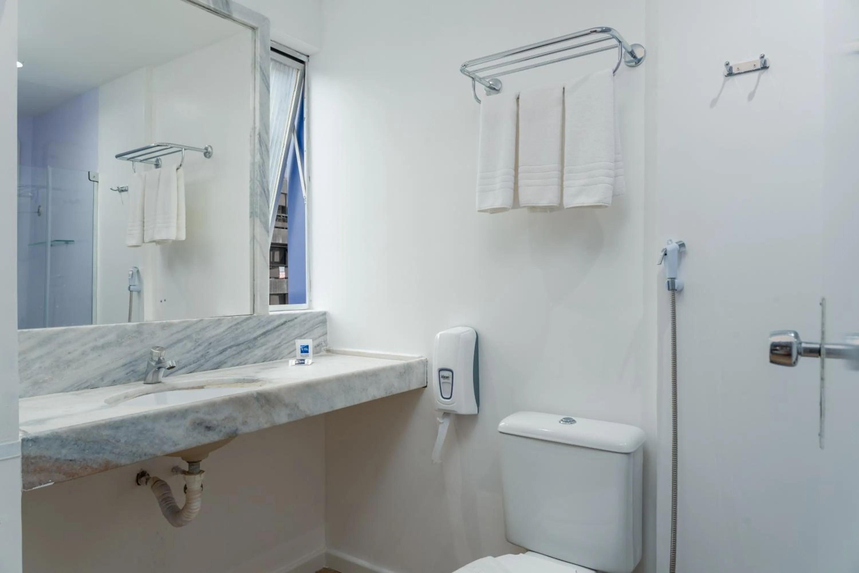 Bathroom in Hotel Costamar Ponta Verde