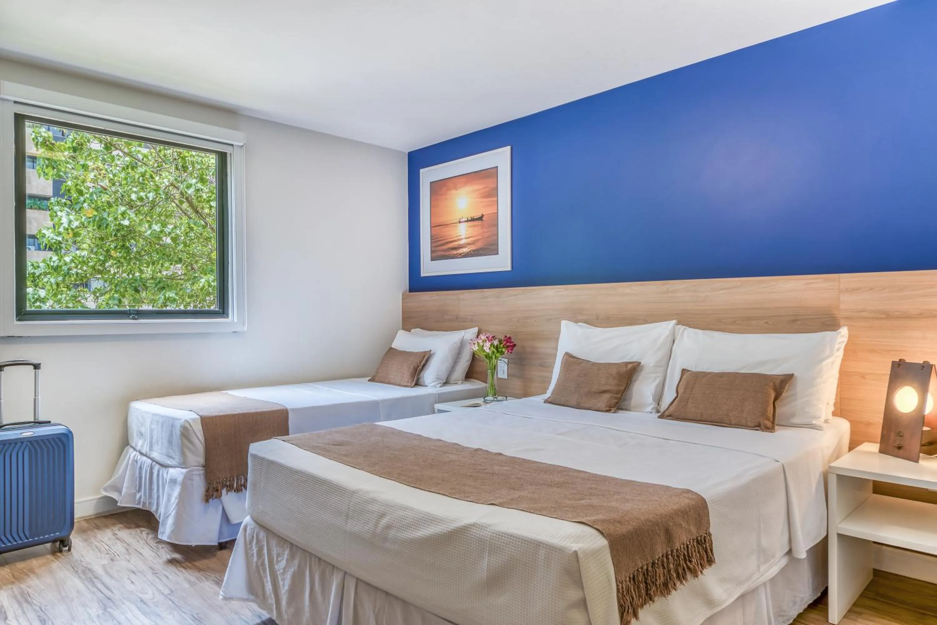 Bed in Cais da Praia Hotel