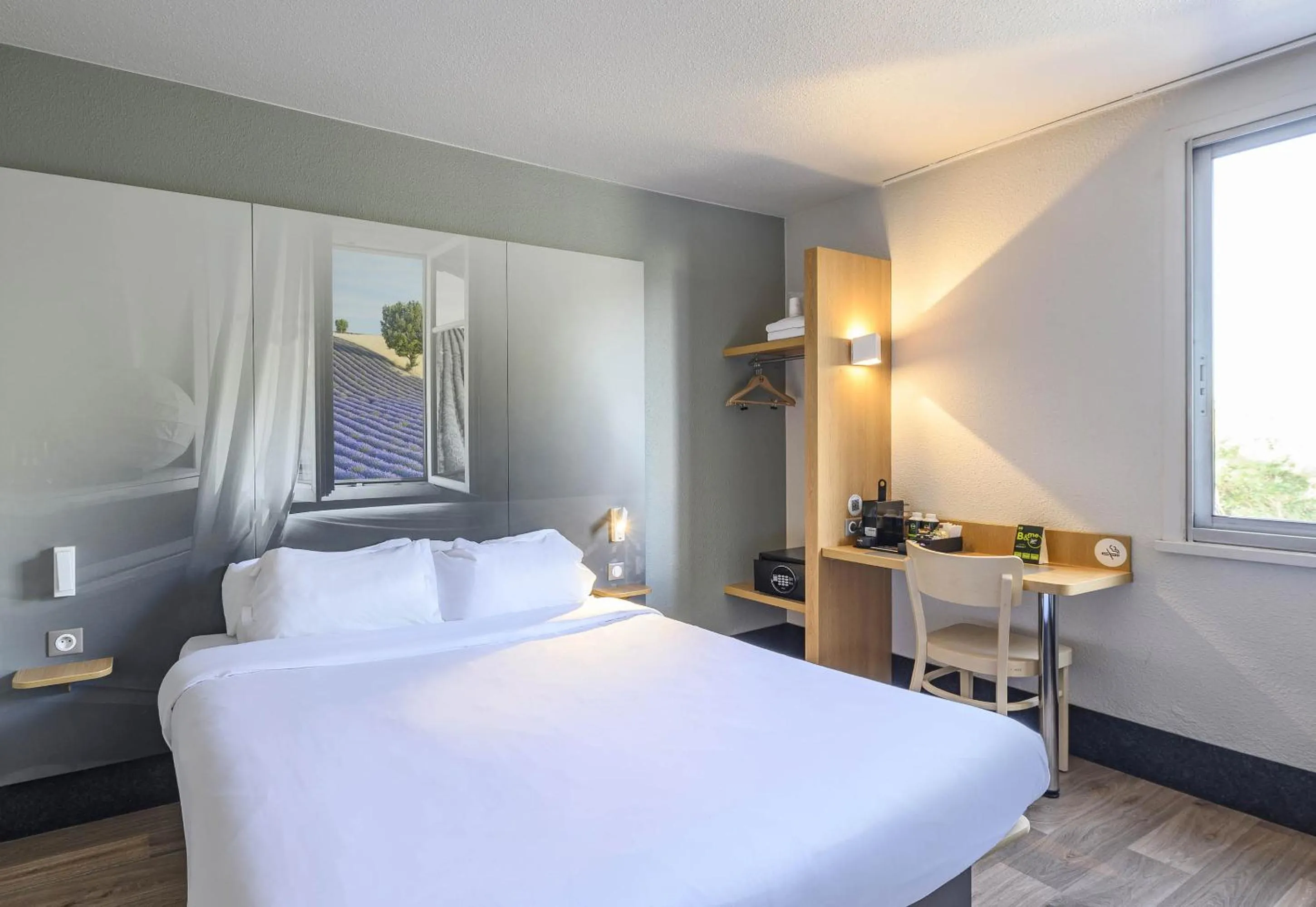 Bedroom, Bed in B&B HOTEL Orange