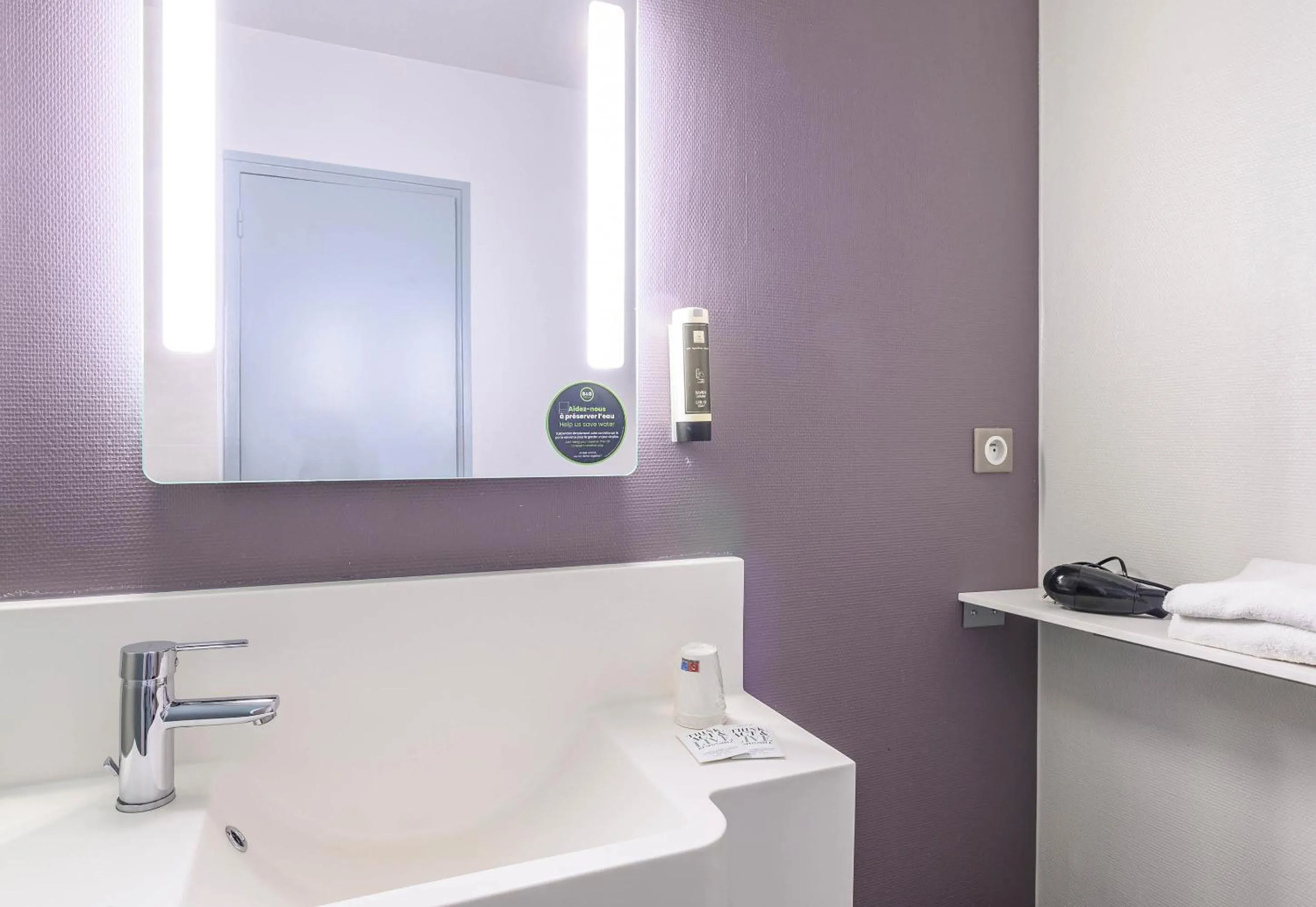 Bathroom in B&B HOTEL Orange