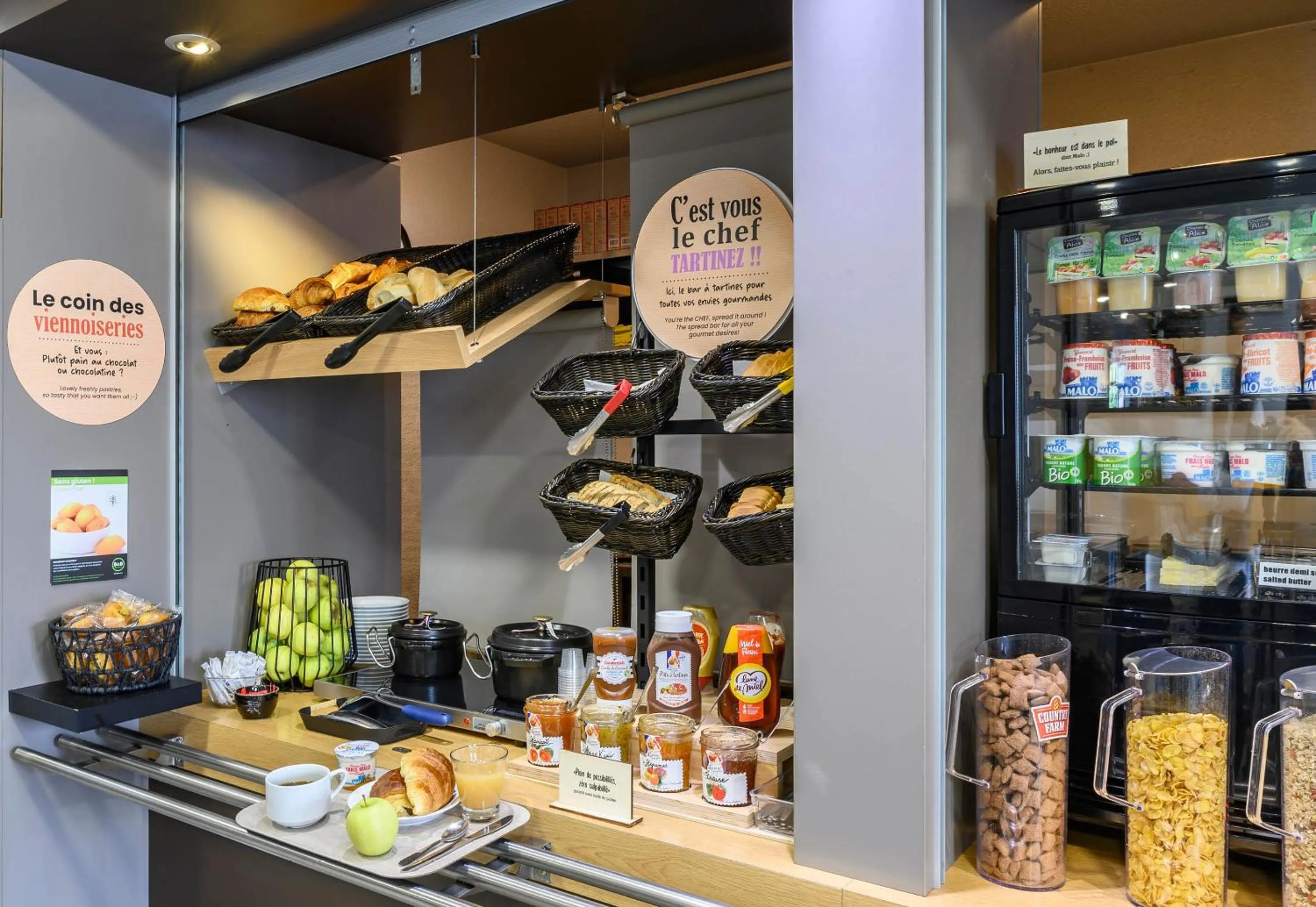 Buffet breakfast in B&B HOTEL Orange