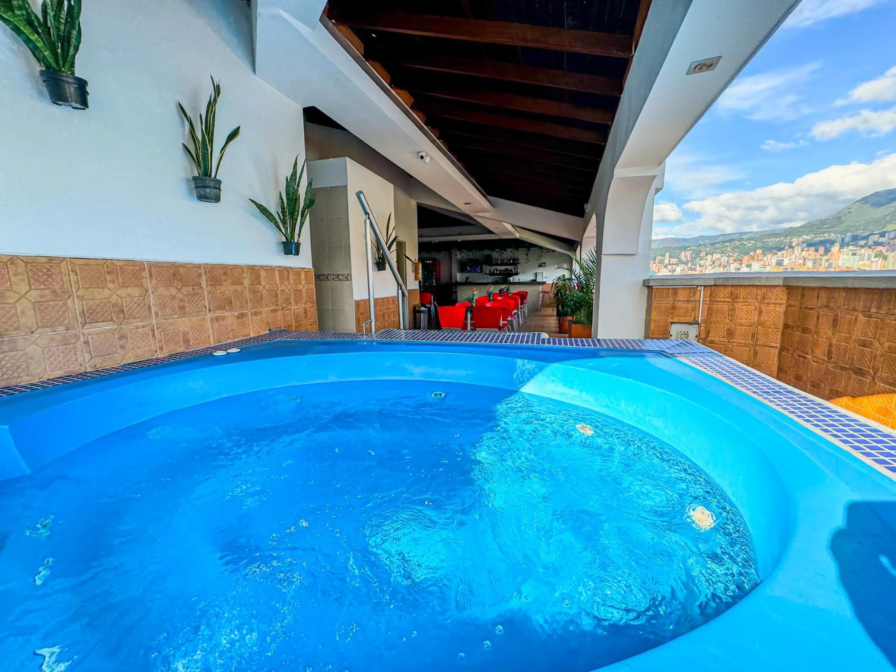 Hot Tub in Hotel Alcaravan Medellín
