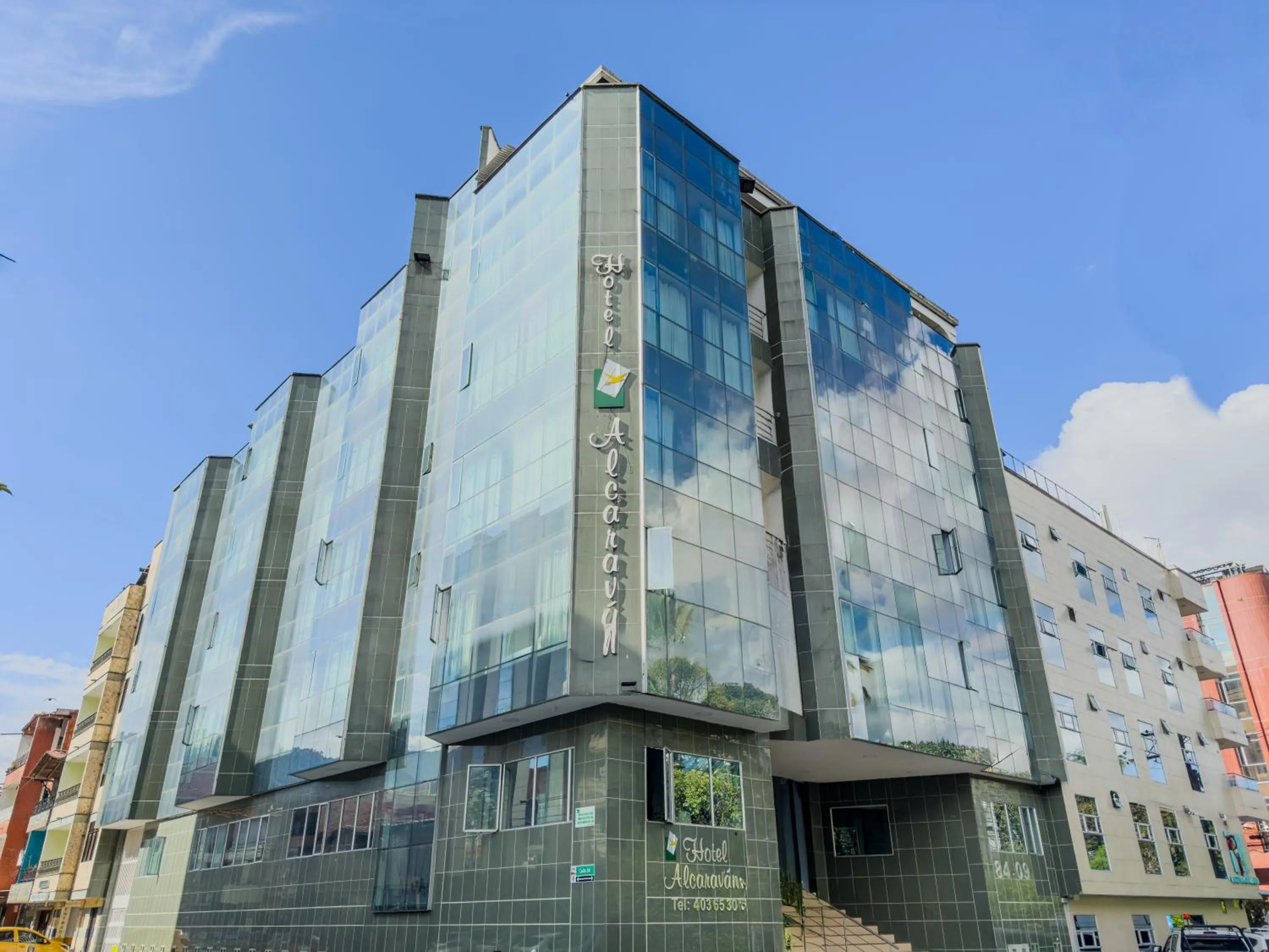Facade/entrance in Hotel Alcaravan Medellín