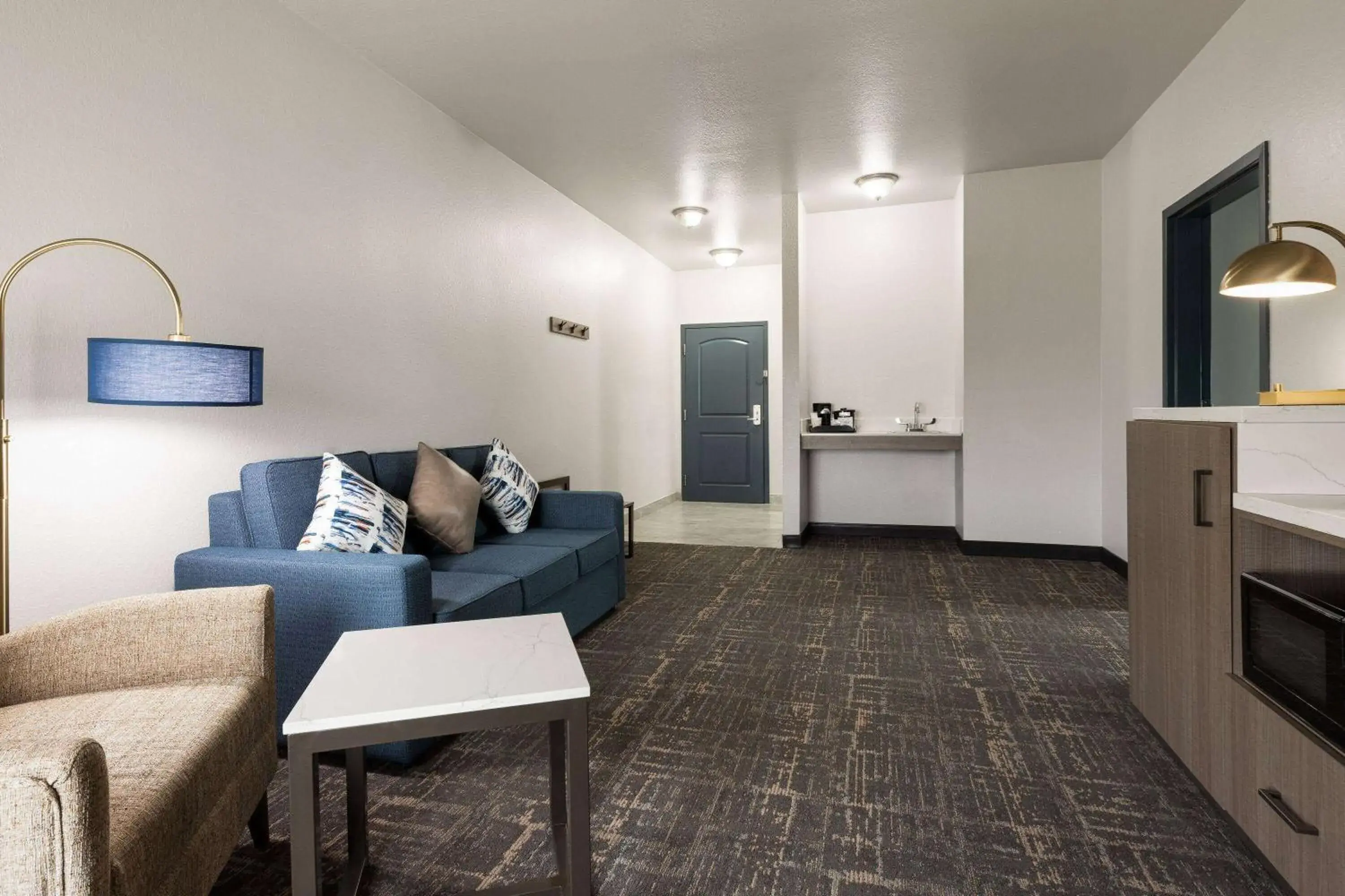 One-Bedroom King Suite - Non-Smoking in La Quinta by Wyndham Ft. Worth - Forest Hill, TX One-Bedroom King Suite - Non-Smoking in La Quinta by Wyndham Ft. Worth - Forest Hill, TX