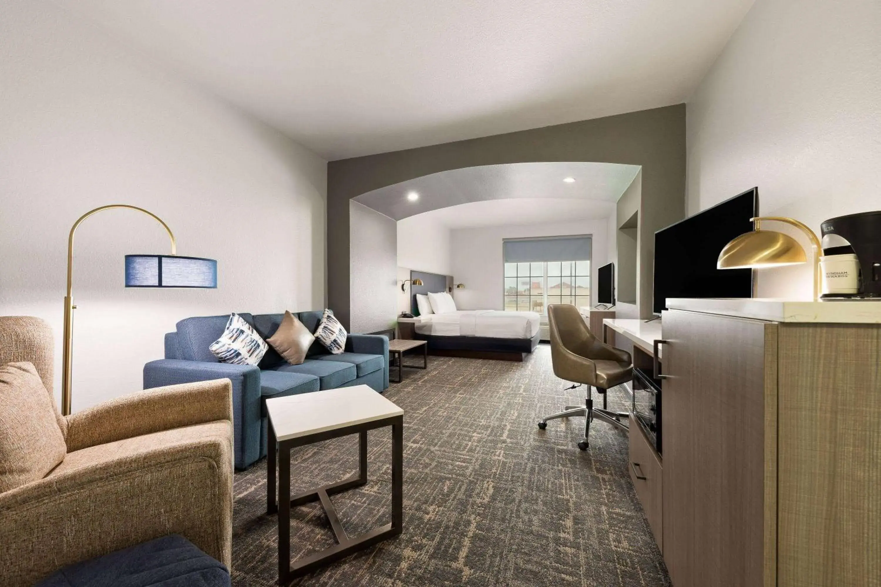 Deluxe King Studio Suite - Non-Smoking in La Quinta by Wyndham Ft. Worth - Forest Hill, TX Deluxe King Studio Suite - Non-Smoking in La Quinta by Wyndham Ft. Worth - Forest Hill, TX