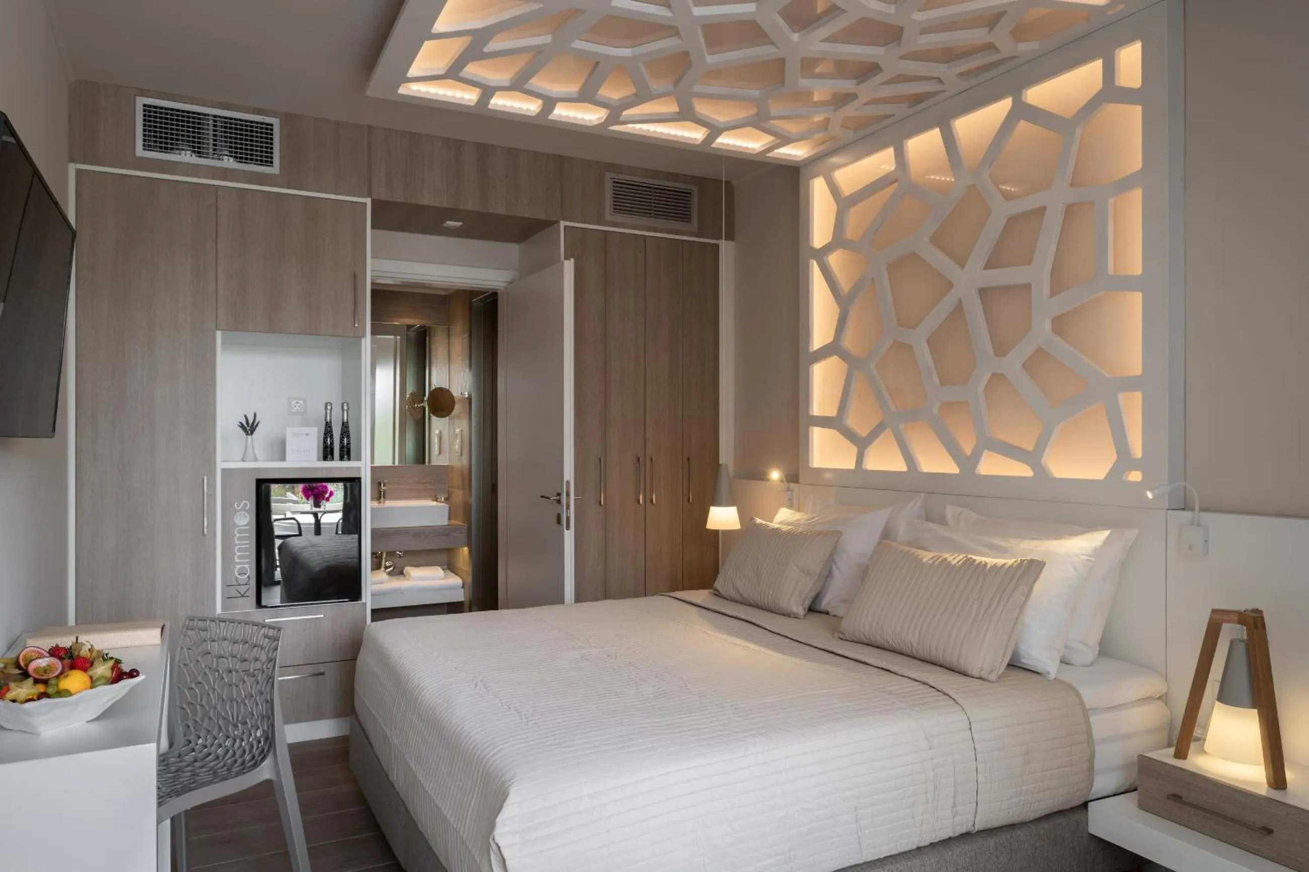 Deluxe Double with Outdoor Hot Tub Inland View or Garden View in KB Ammos