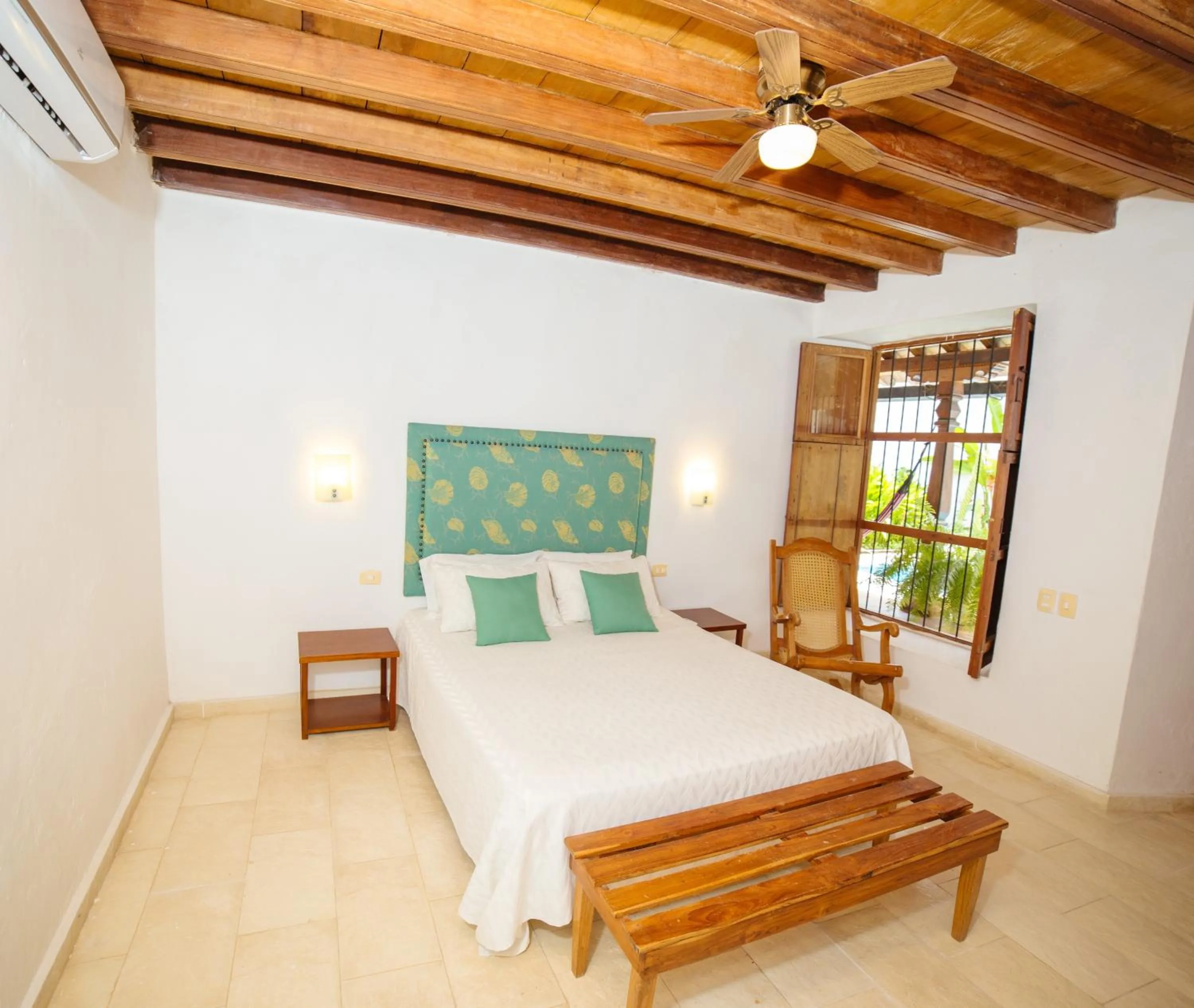 Photo of the whole room, Bed in Bioma Boutique Hotel