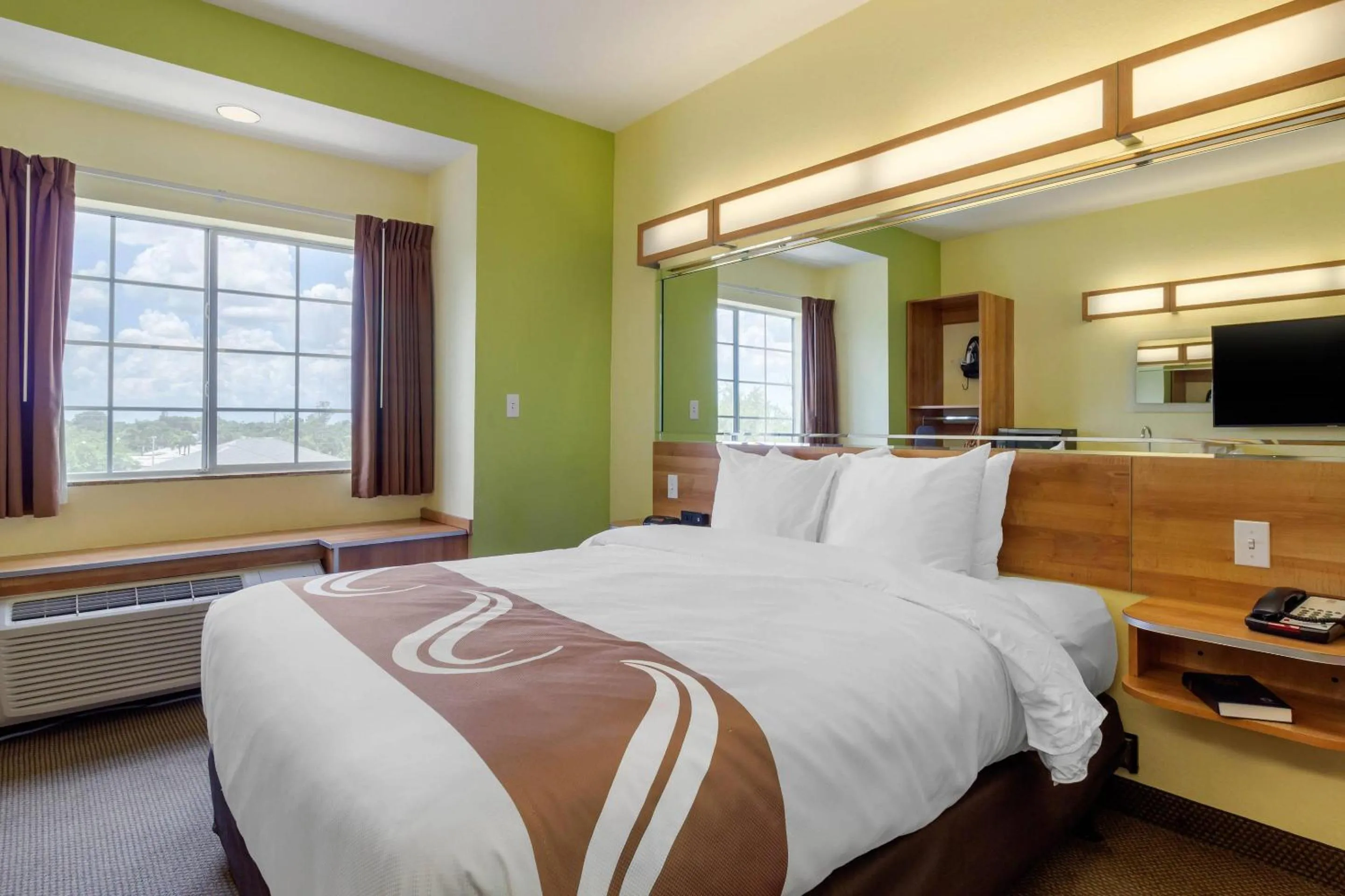 Bedroom, Bed in Quality Inn & Suites Lehigh Acres Fort Myers