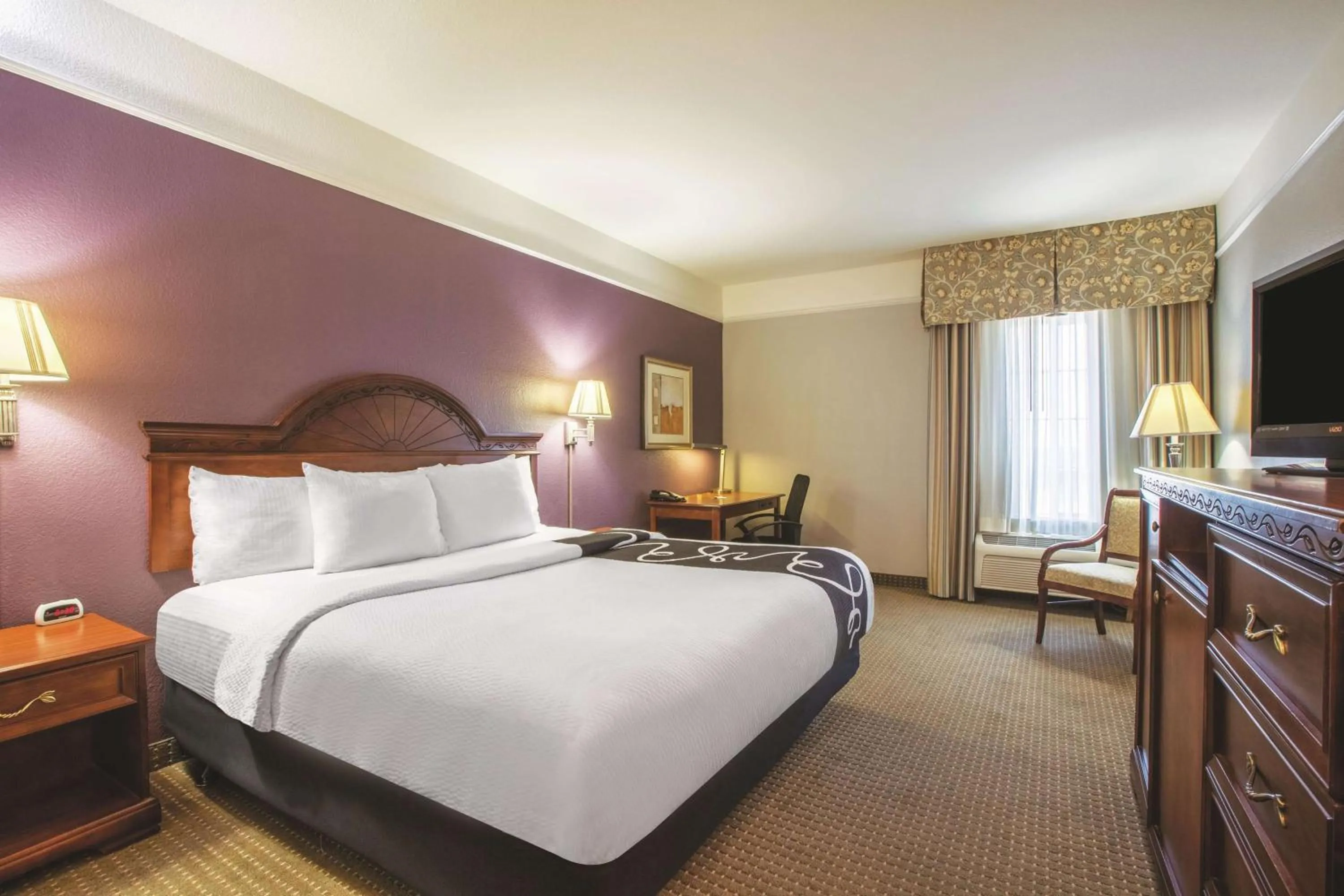 Photo of the whole room, Bed in La Quinta by Wyndham Gainesville