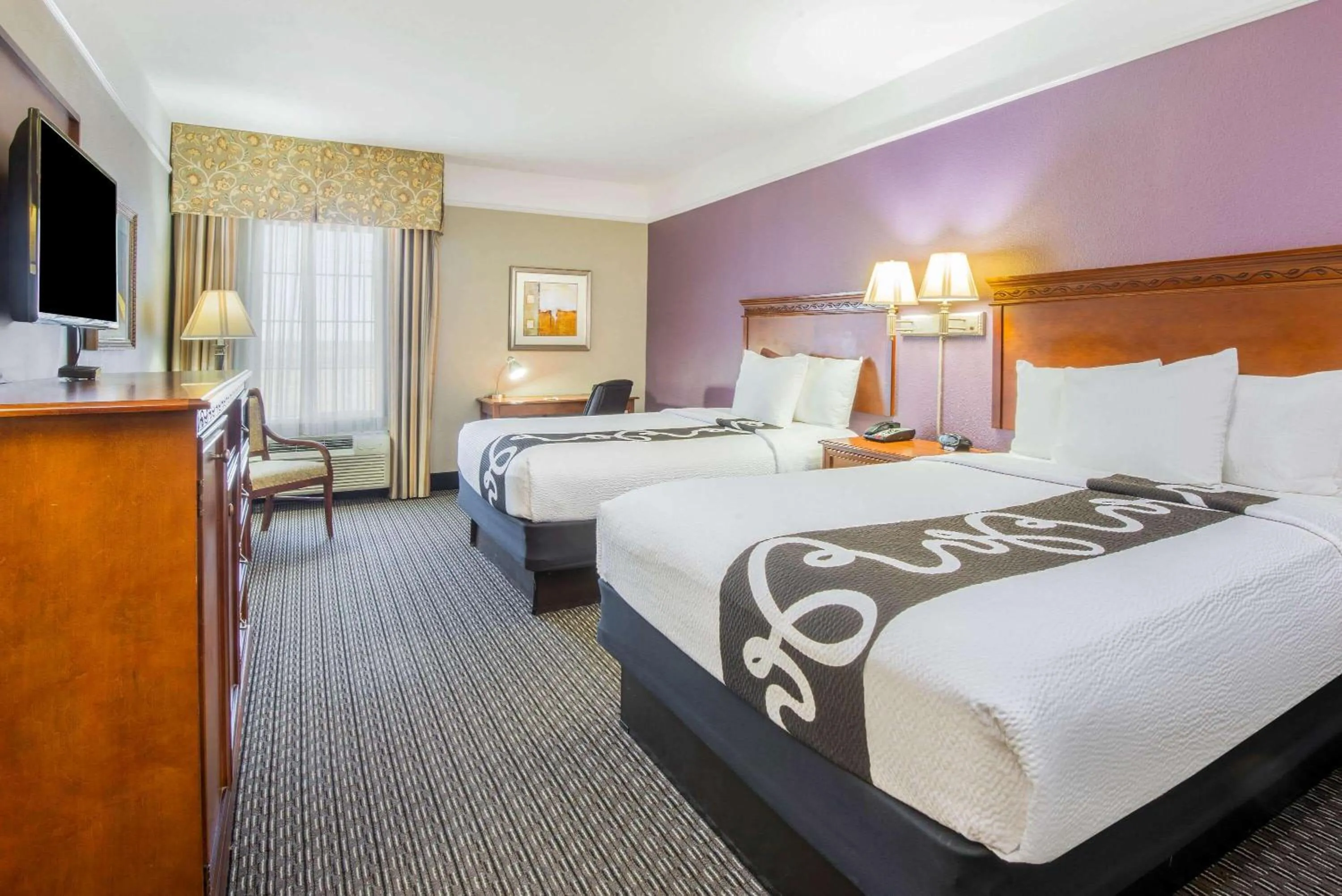 Photo of the whole room, Bed in La Quinta by Wyndham Gainesville