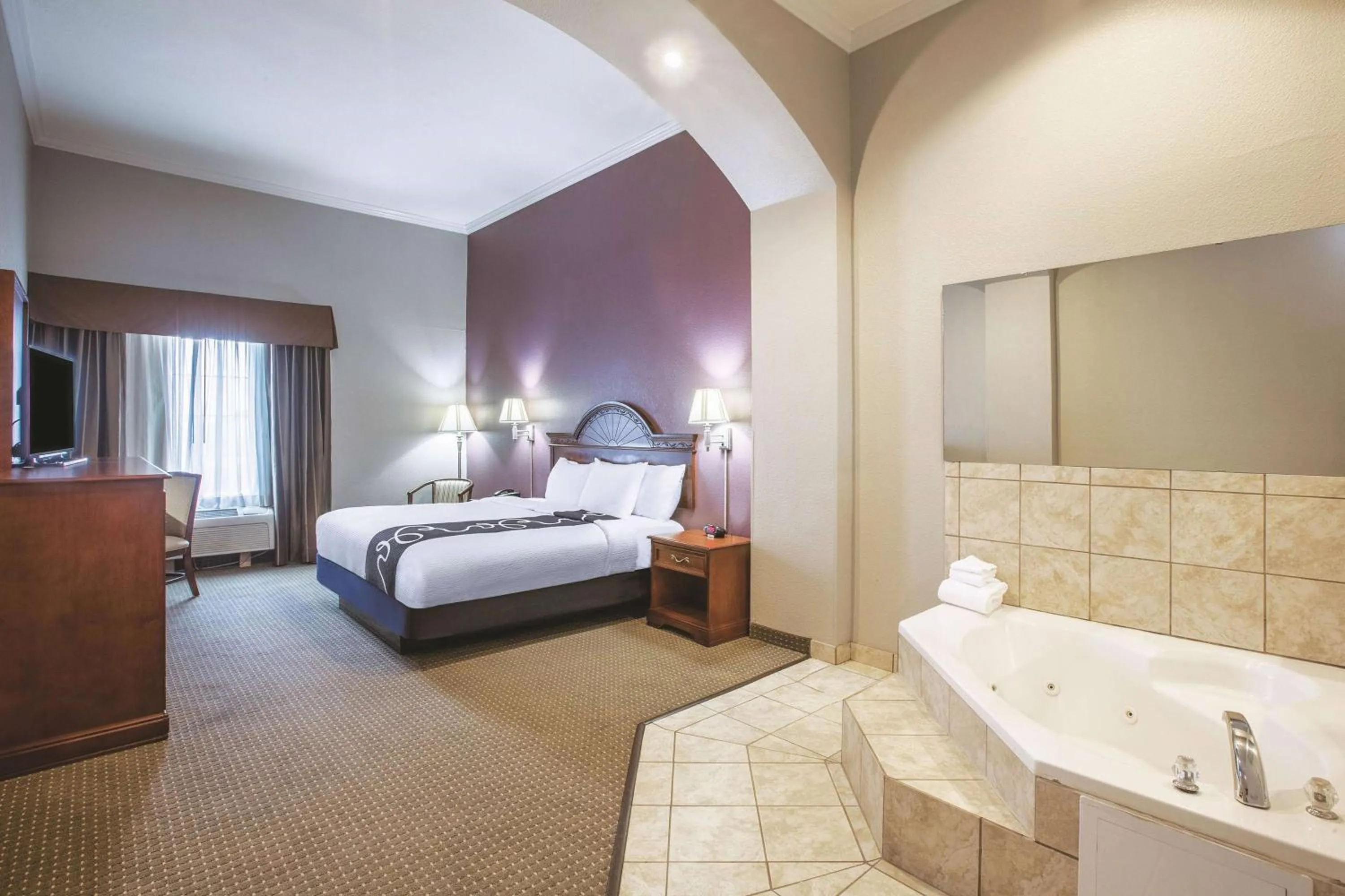 Photo of the whole room, Bed in La Quinta by Wyndham Gainesville