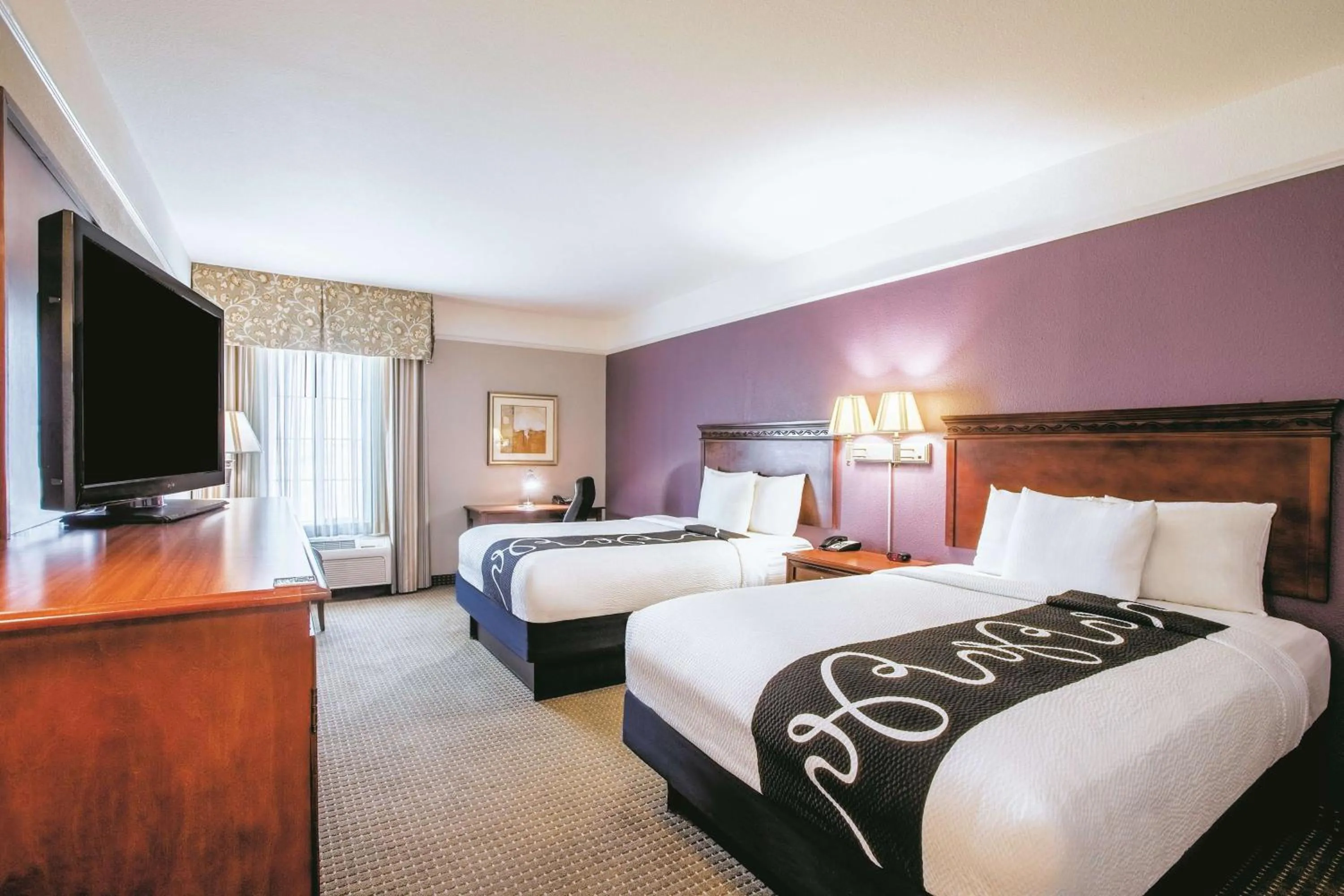 Photo of the whole room, Bed in La Quinta by Wyndham Gainesville