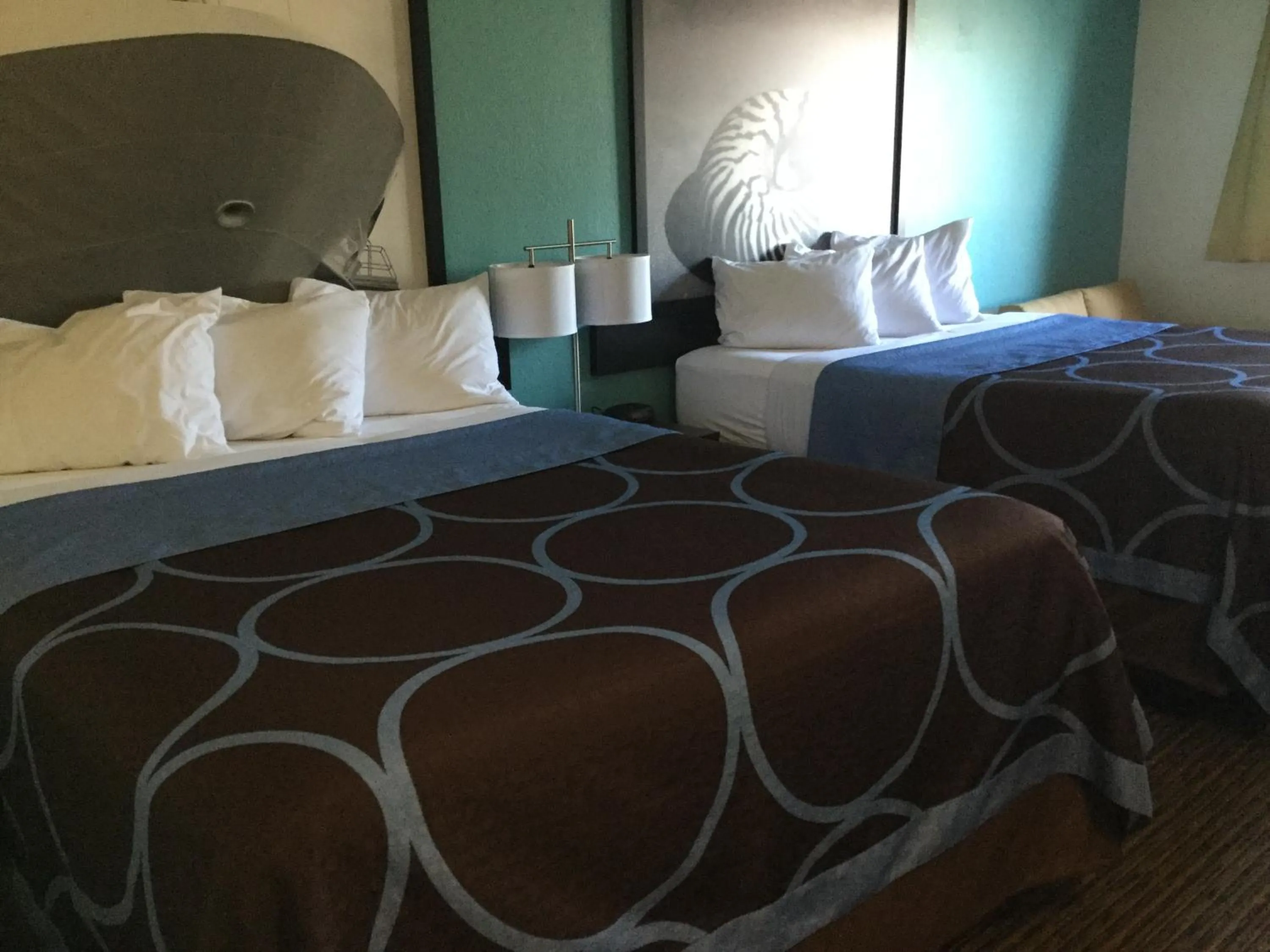 Bedroom, Bed in Super8 by Wyndham NEARBY Clearwater St Petersburg International Airport