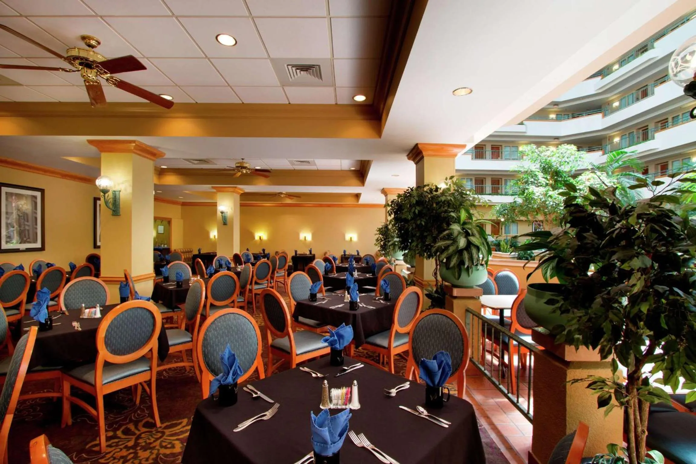 Restaurant/places to eat in Embassy Suites by Hilton Greensboro Airport