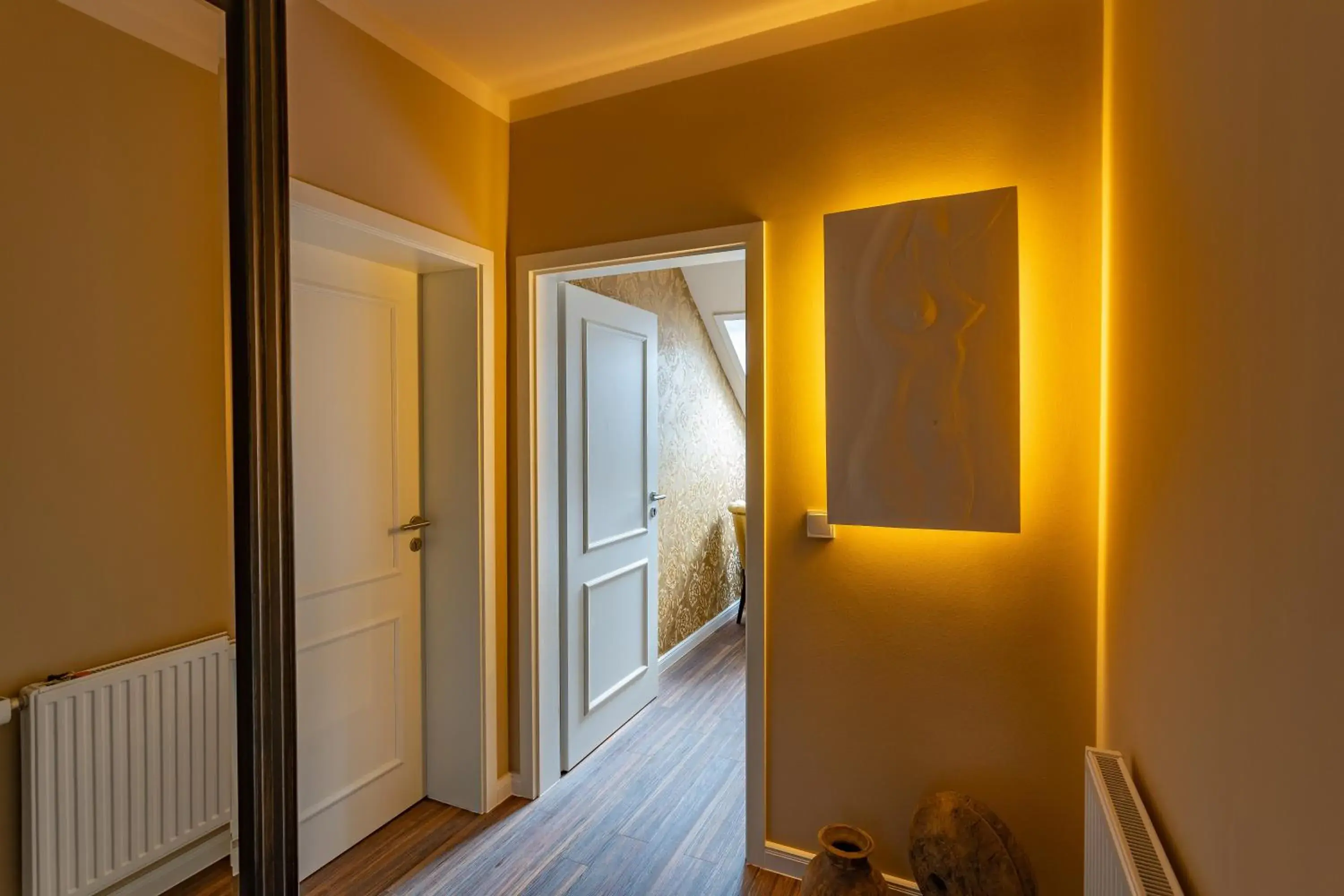 Single Room with Private Bathroom in MOMENTS Boutique Hotel Single Room with Private Bathroom in MOMENTS Boutique Hotel