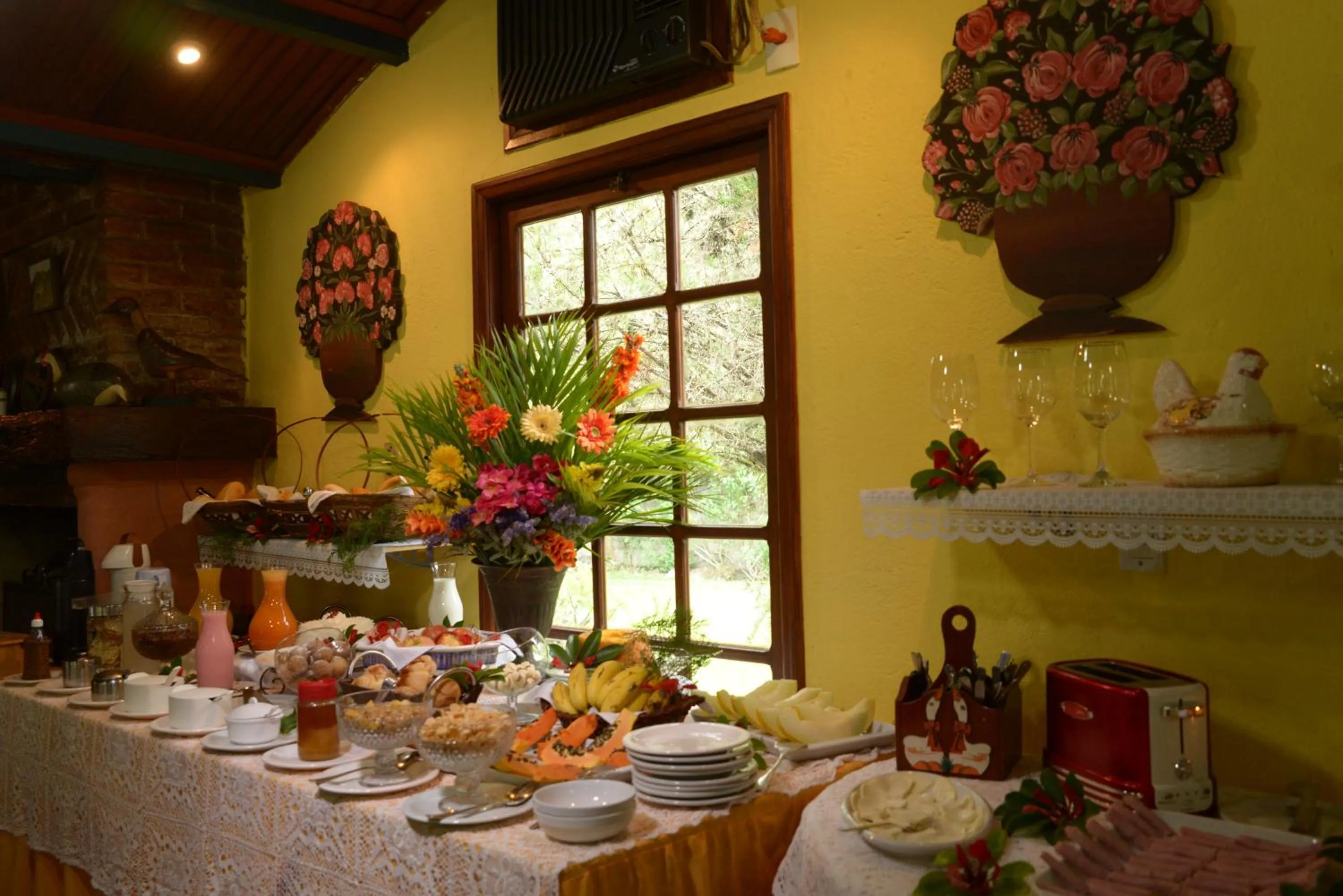 Buffet breakfast in Hotel Pousada Esmeralda