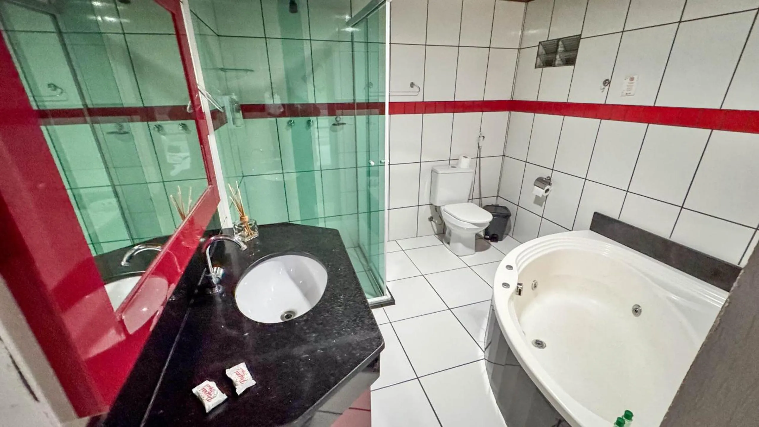 Shower in Hotel do Papai Noel