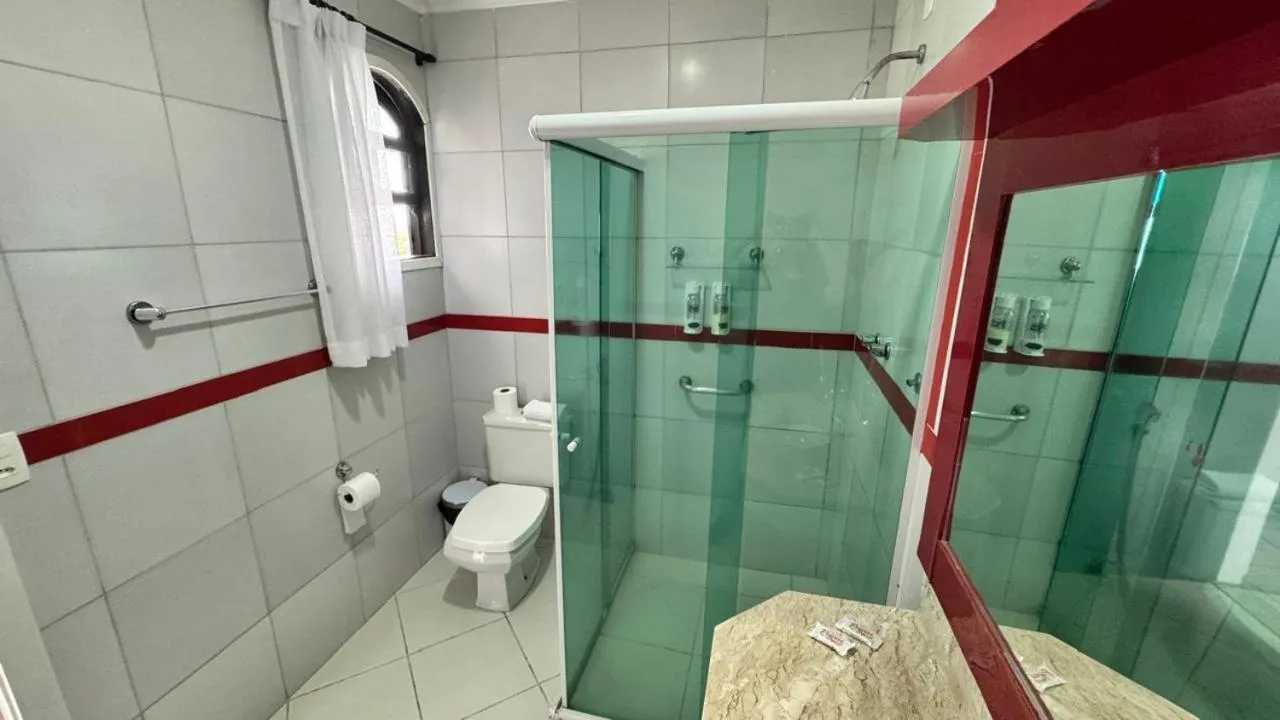 Shower in Hotel do Papai Noel