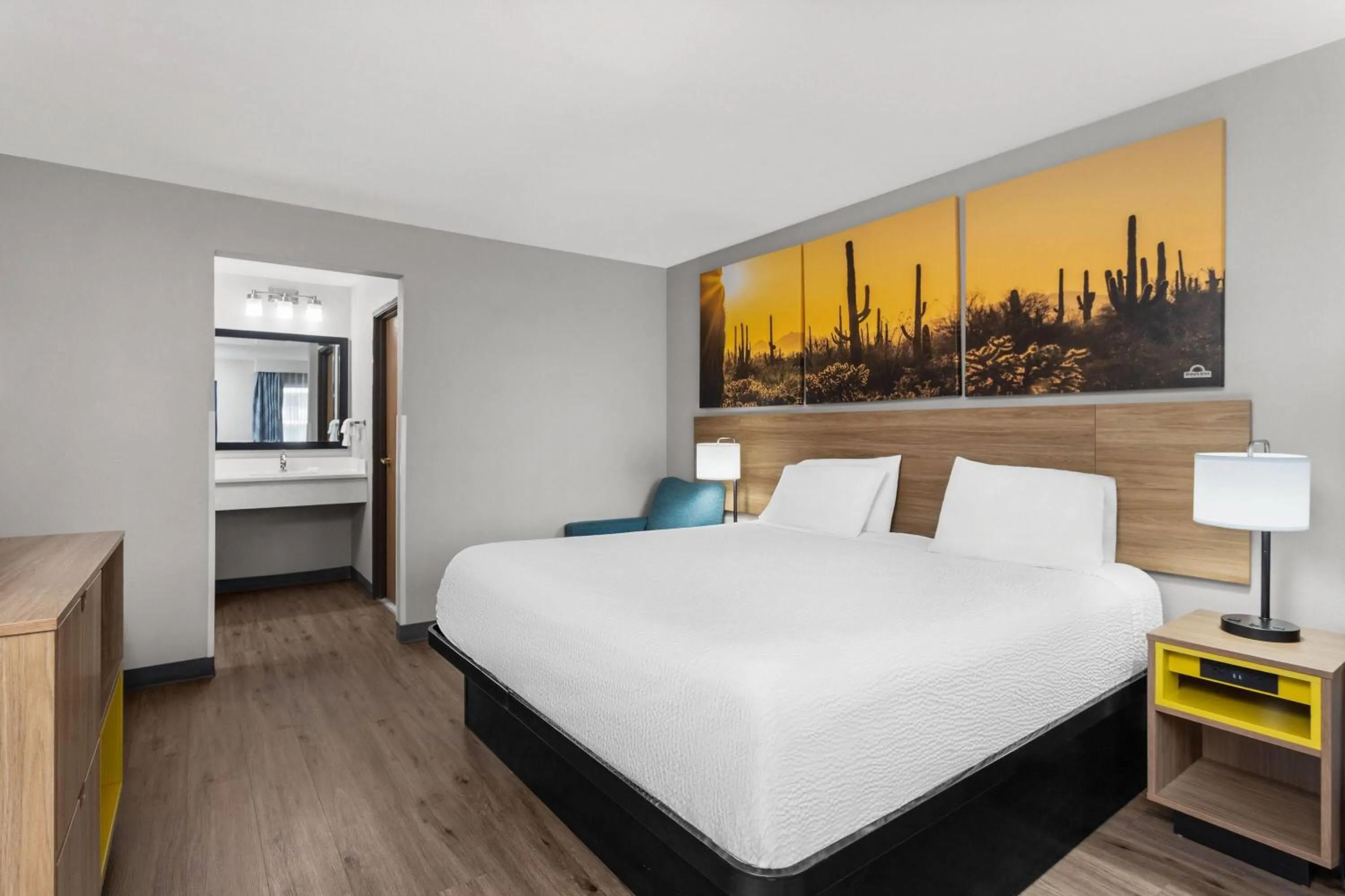 Photo of the whole room, Bed in Days Inn by Wyndham Phoenix West