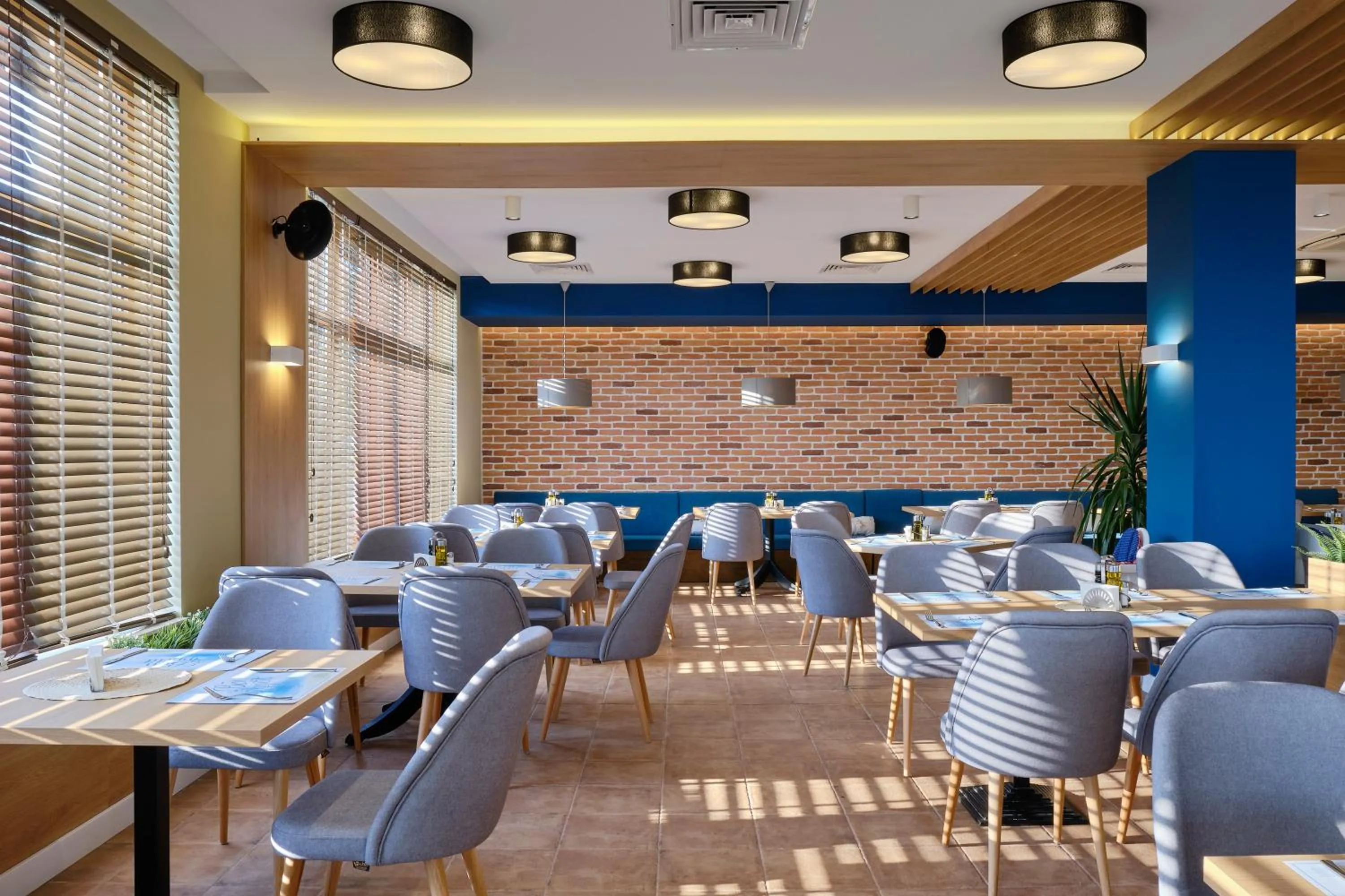 Restaurant/places to eat in Santa Marina Holiday Village