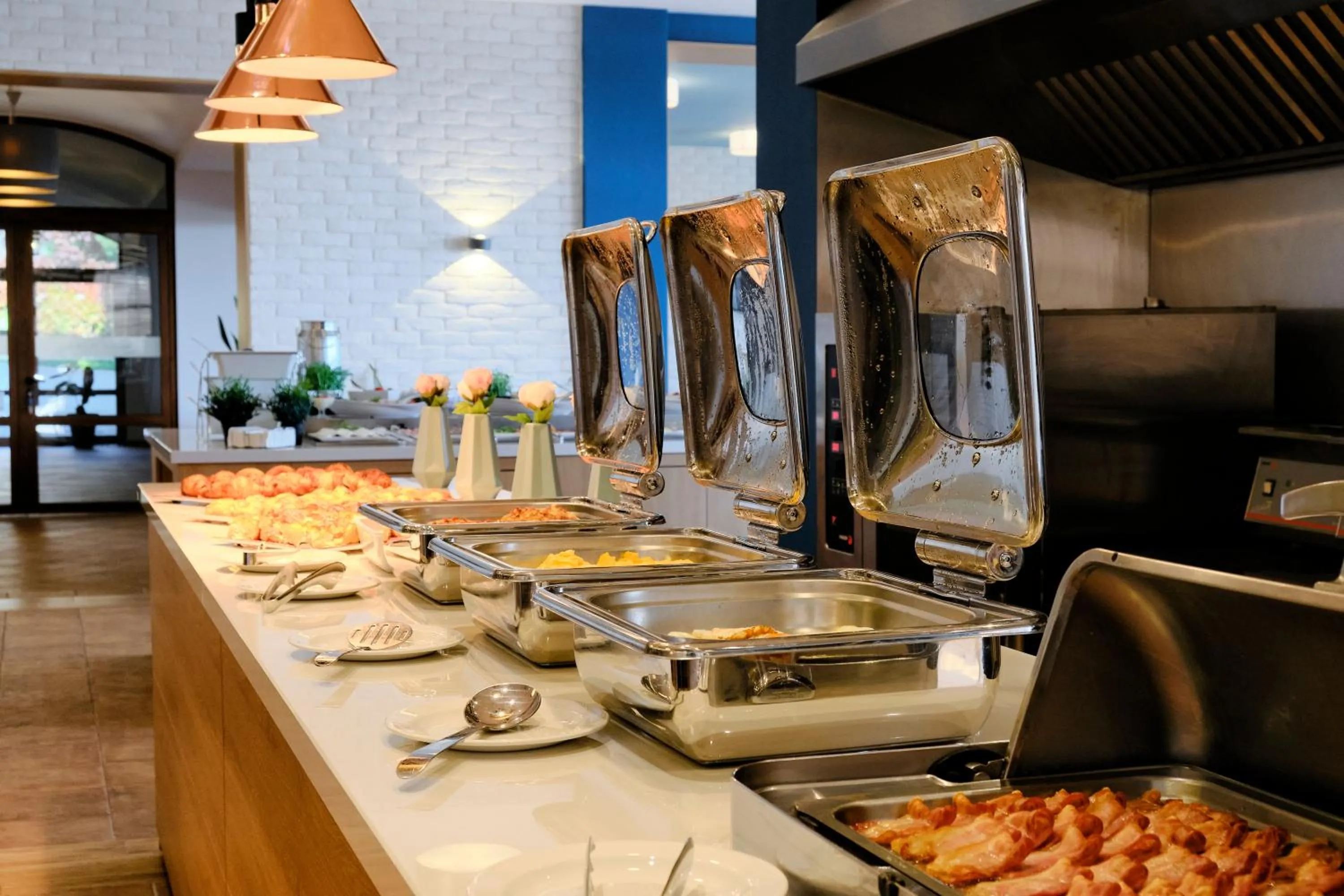 Restaurant/places to eat in Santa Marina Holiday Village