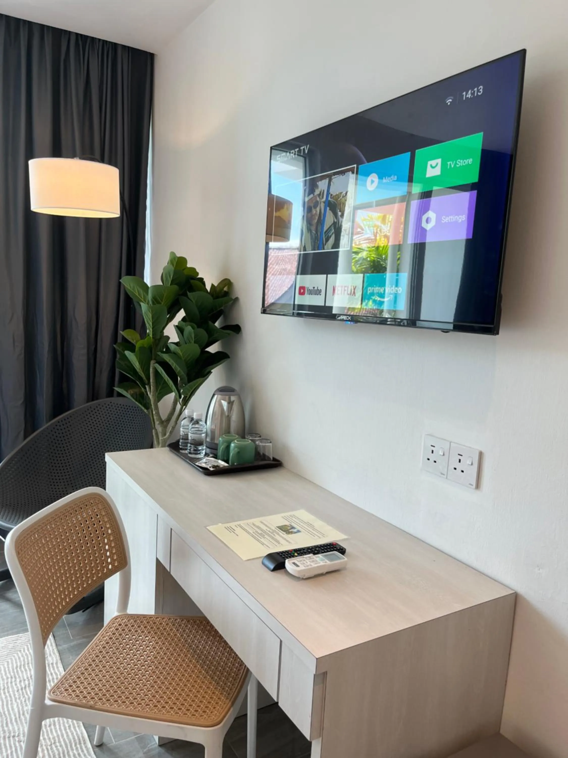 TV and multimedia in White Lodge