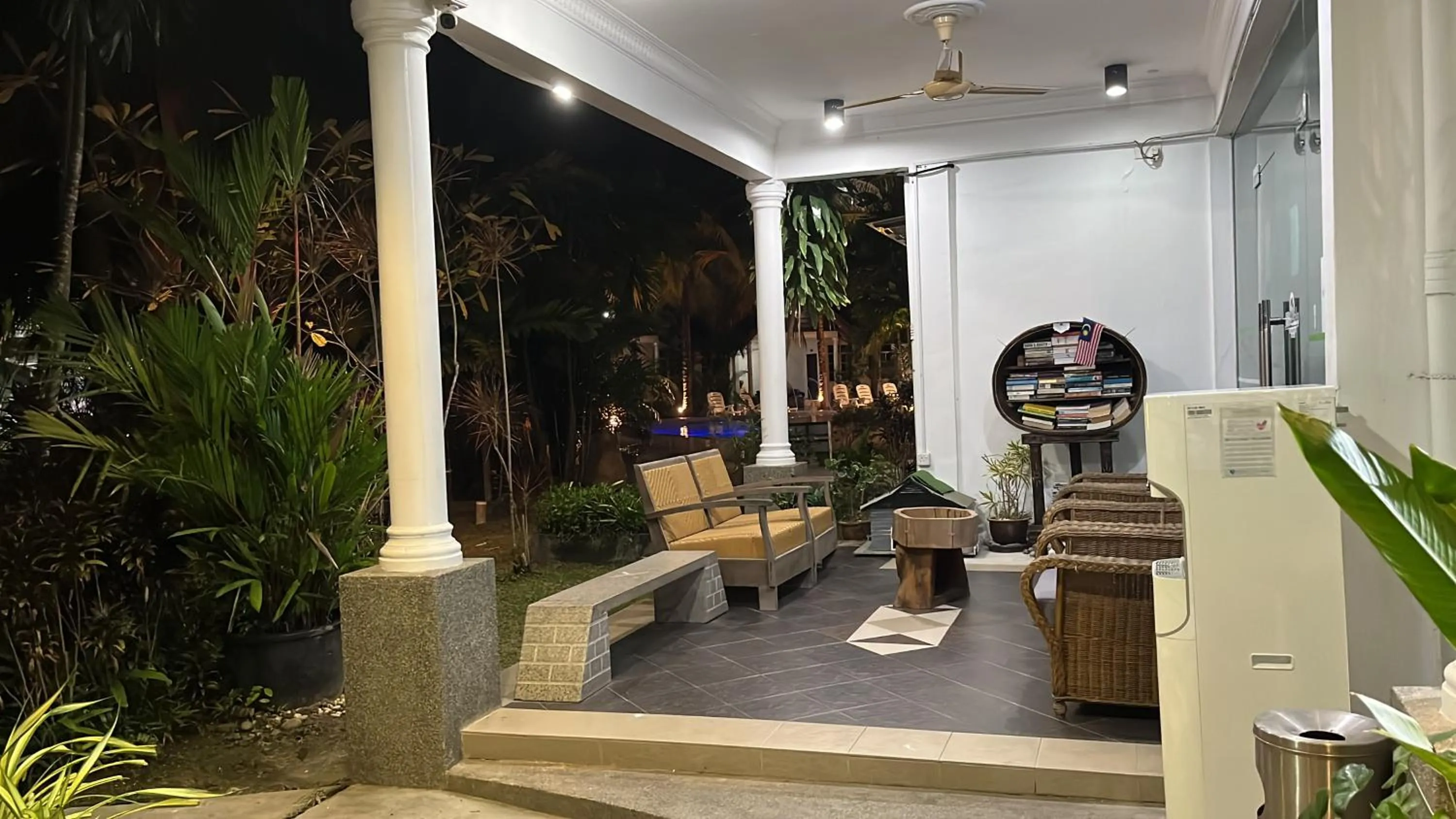 Seating area in White Lodge