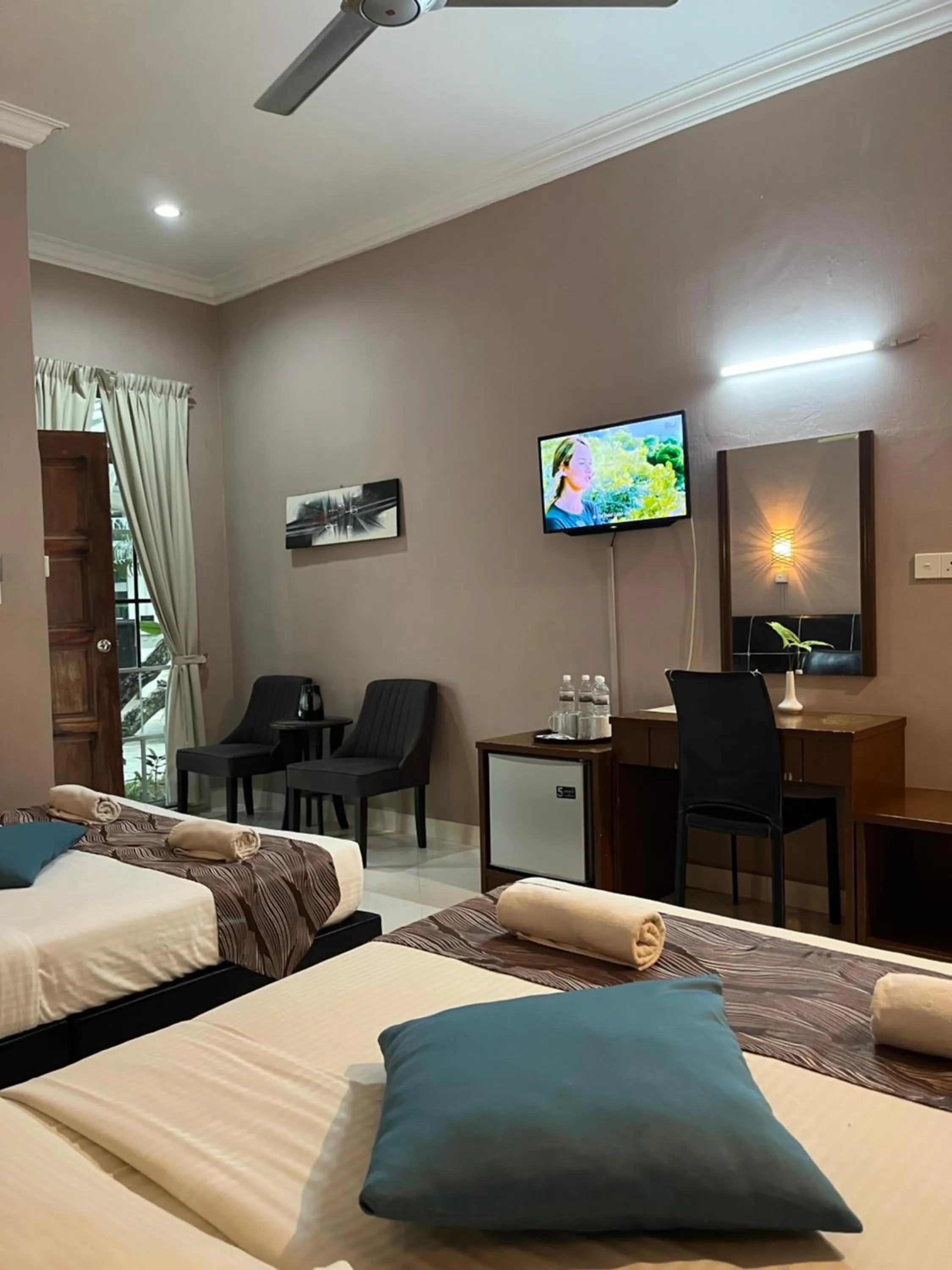 TV and multimedia, Bed in White Lodge